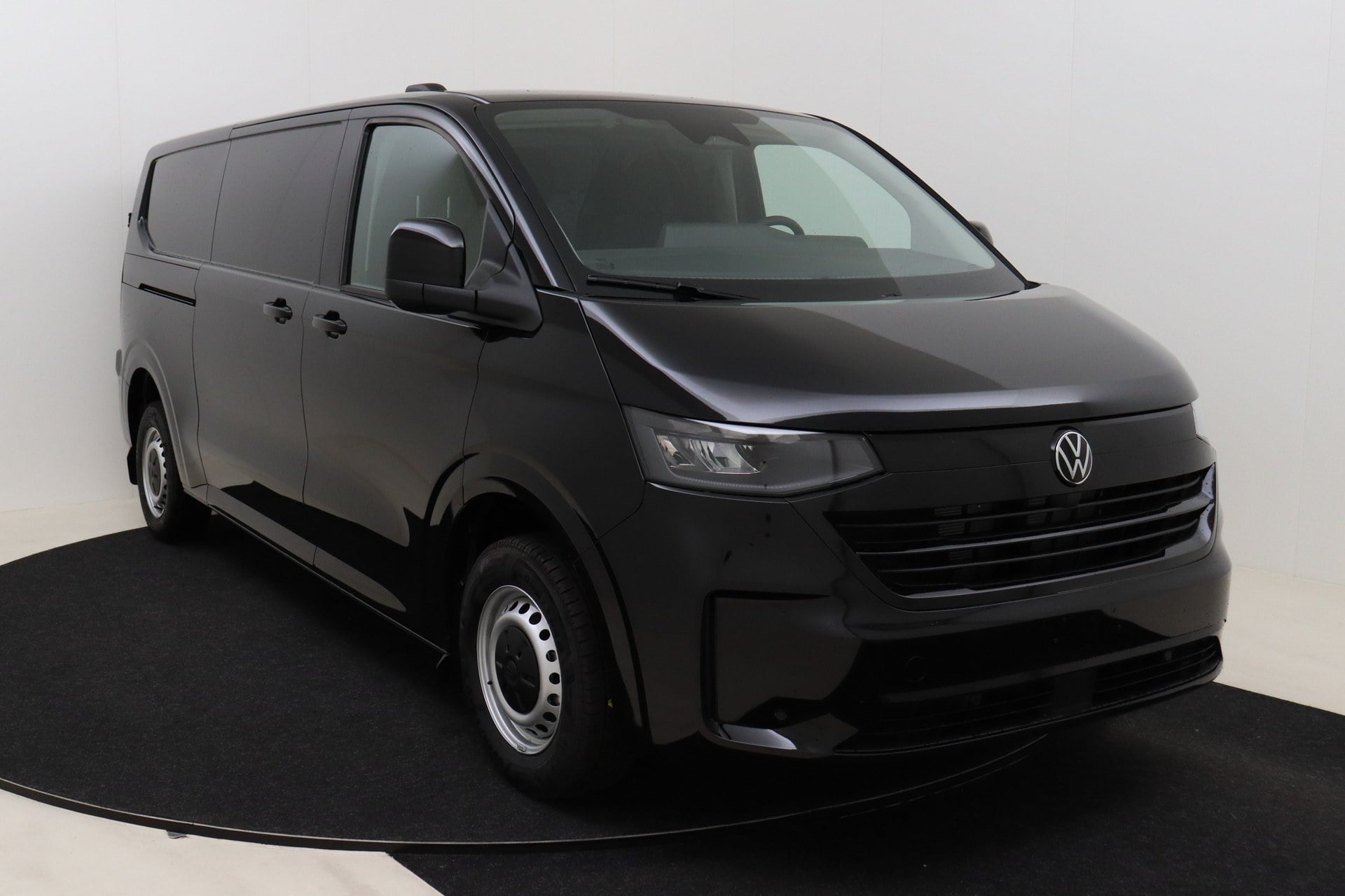 Volkswagen Transporter T7 Fourgon 3500 mm 2,0 TDI 170 hp Aut. photo