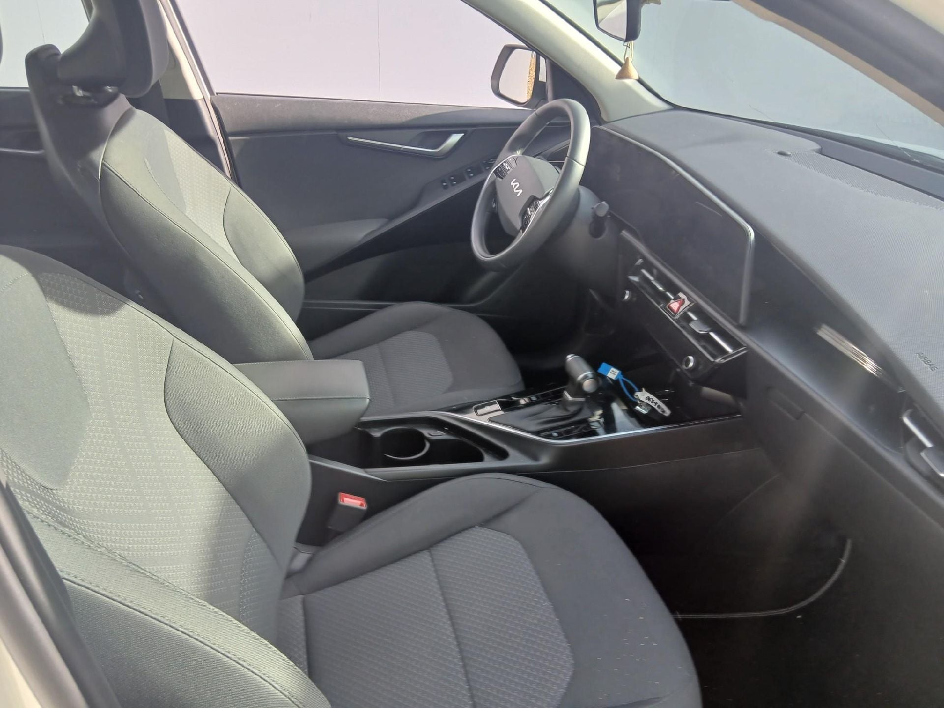 Niro Hybrid Concept 1.6 AT6 6E photo