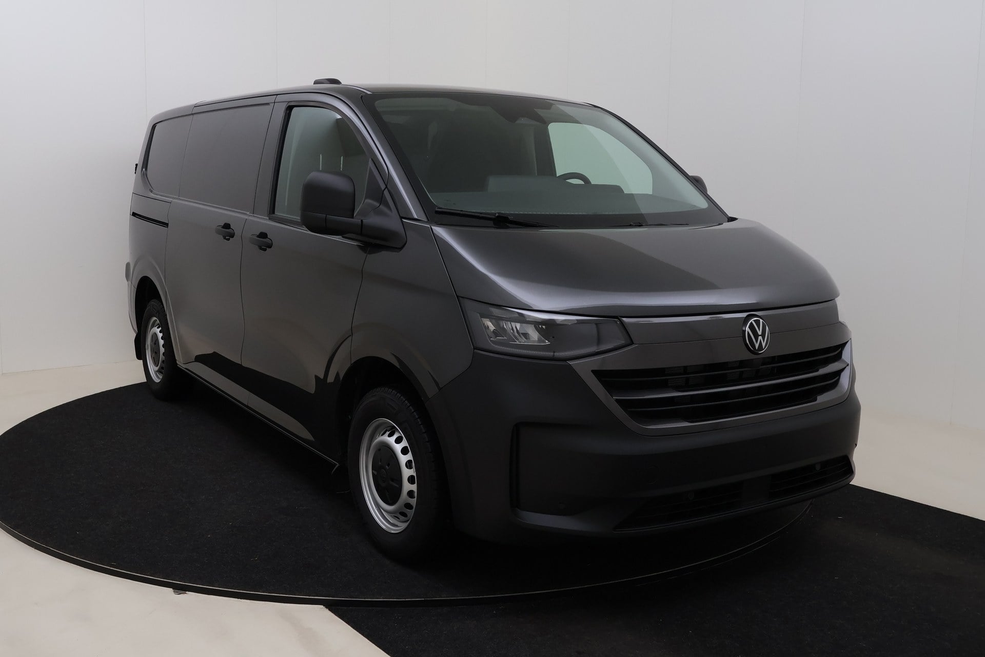 Volkswagen Transporter T7 Fourgon 3100 mm 2,0 TDI 150 hp Aut. photo