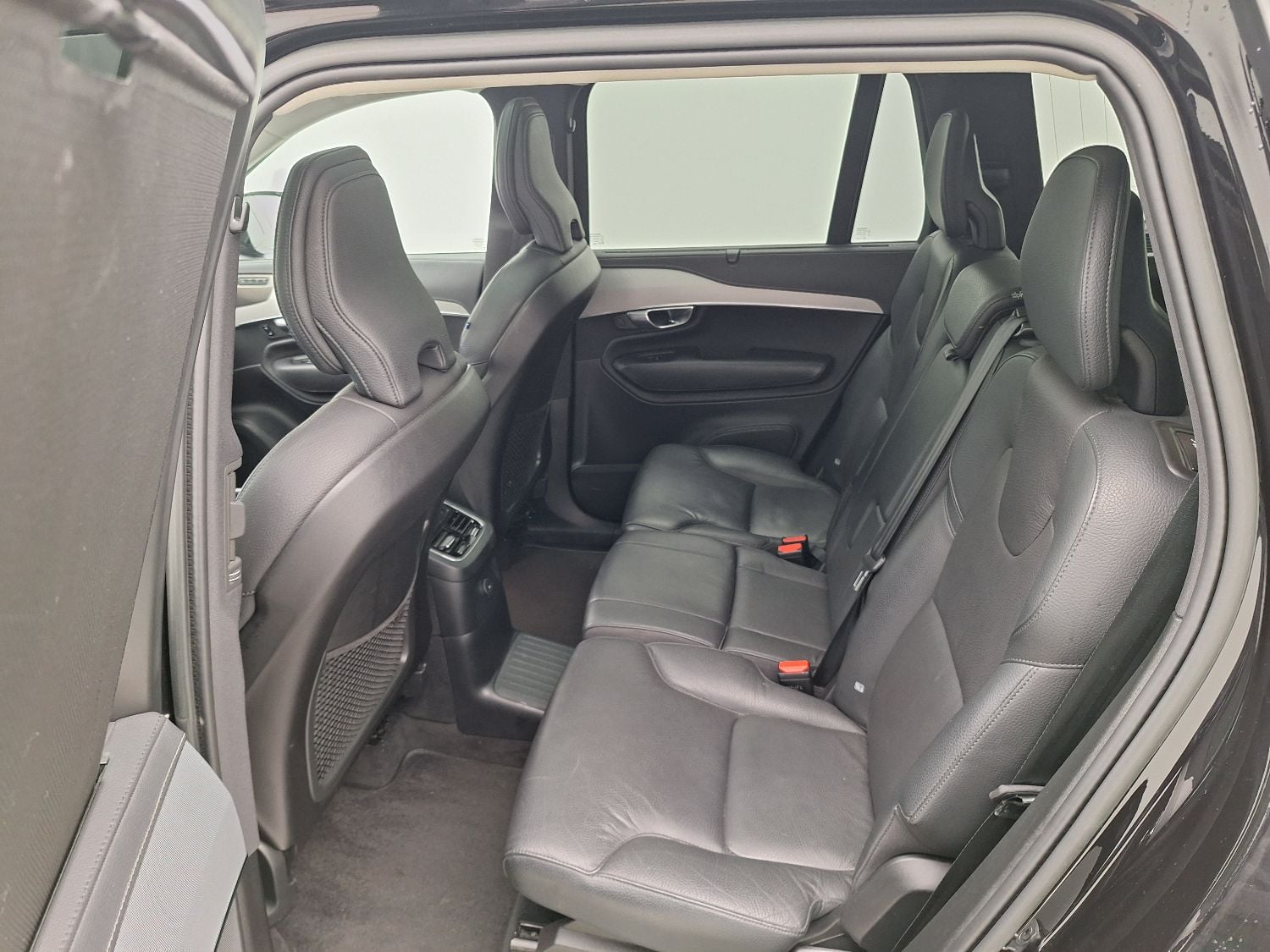 Volvo, XC90 FL'20 PHEV, Volvo XC90 2.0 T8 4WD Plus Dark Aut. 5d photo