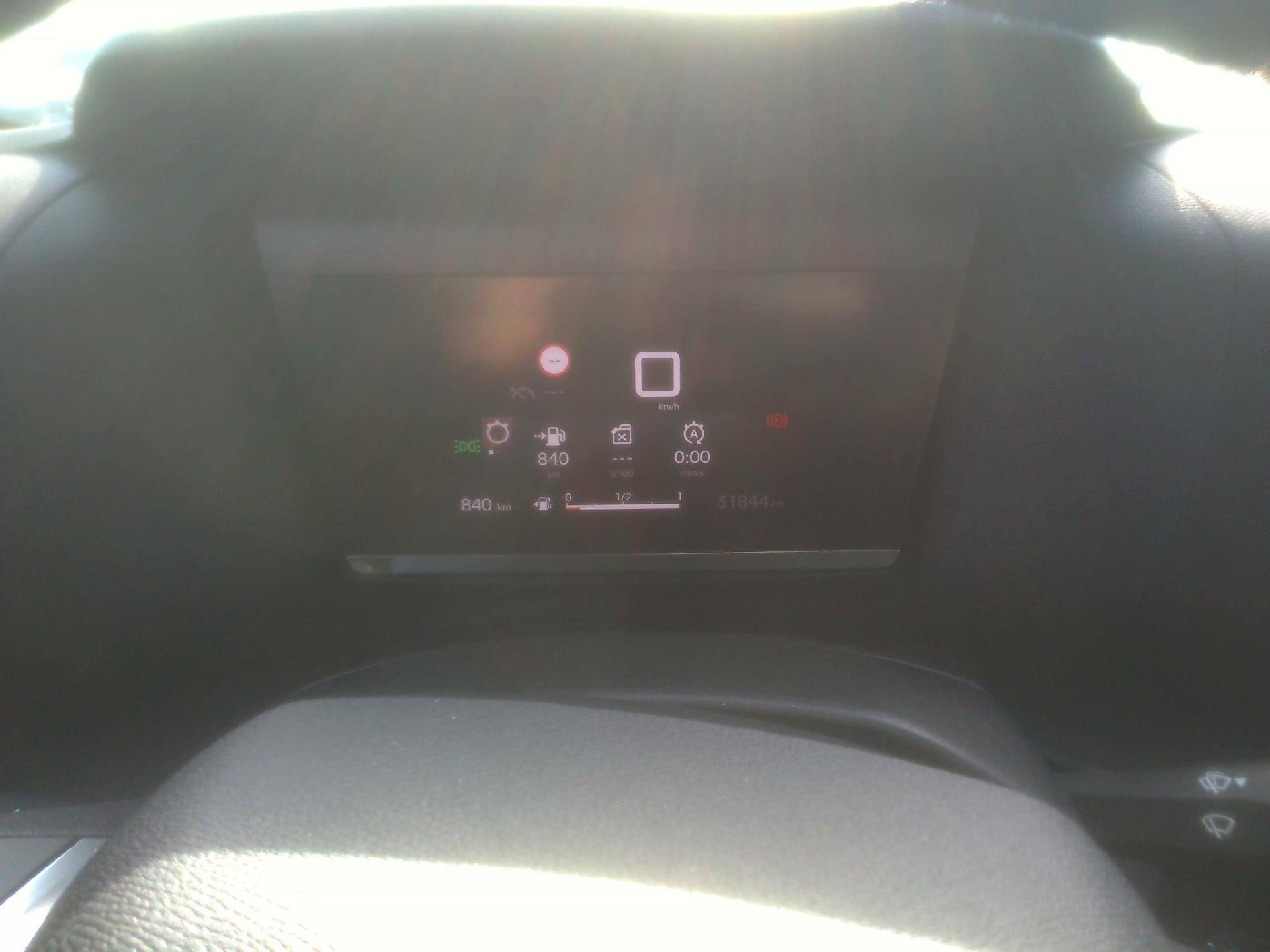 Citroen C4 Feel 1.2L PureTech 100 S&S (6-speed manual) photo