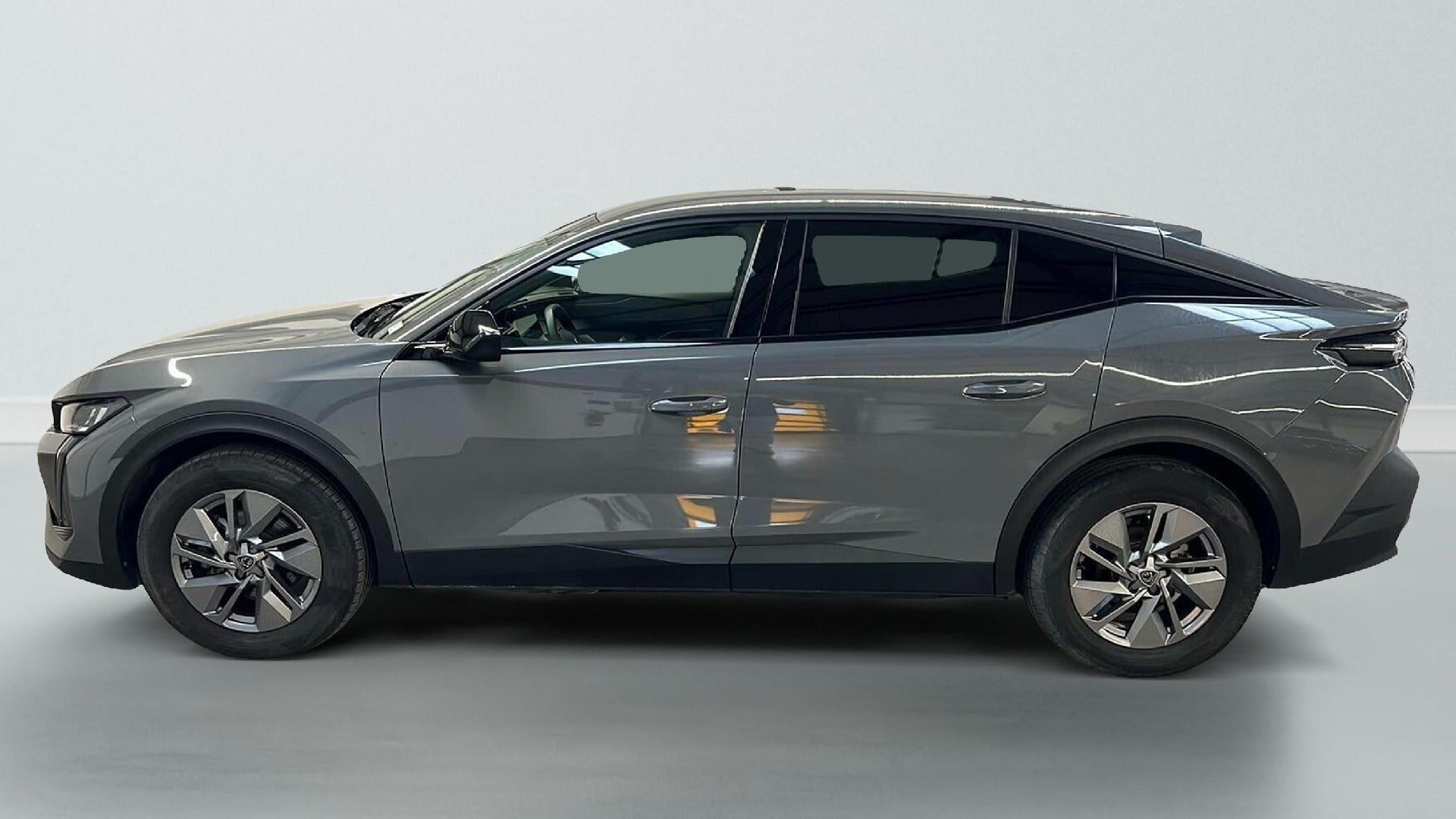 Peugeot 408 Hybrid 136 e-DCS6 Allure photo