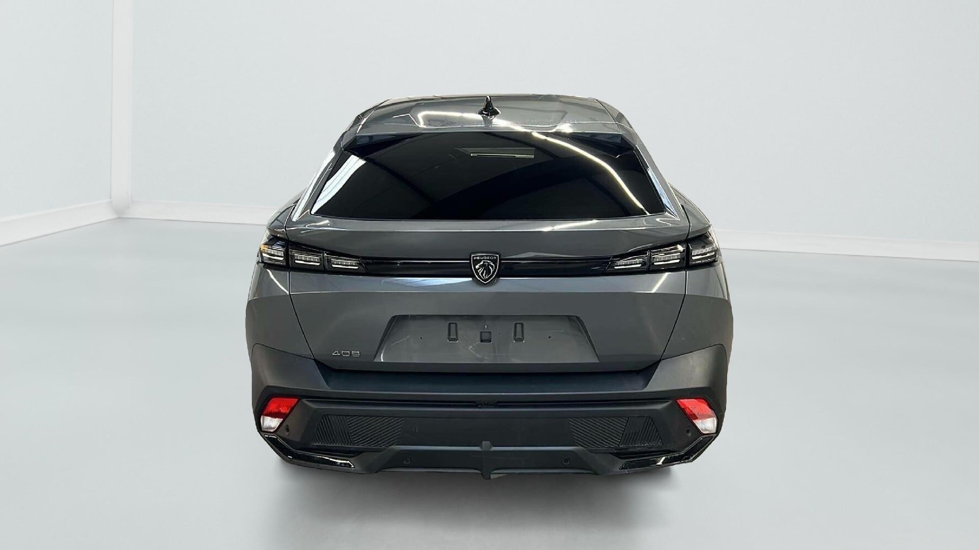 Peugeot 408 Hybrid 136 e-DCS6 Allure photo