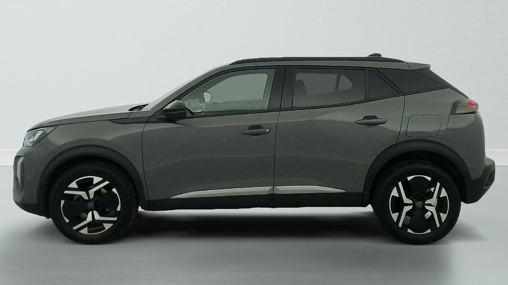 Peugeot 2008 Allure 1.2 100 S&S BVM6 photo