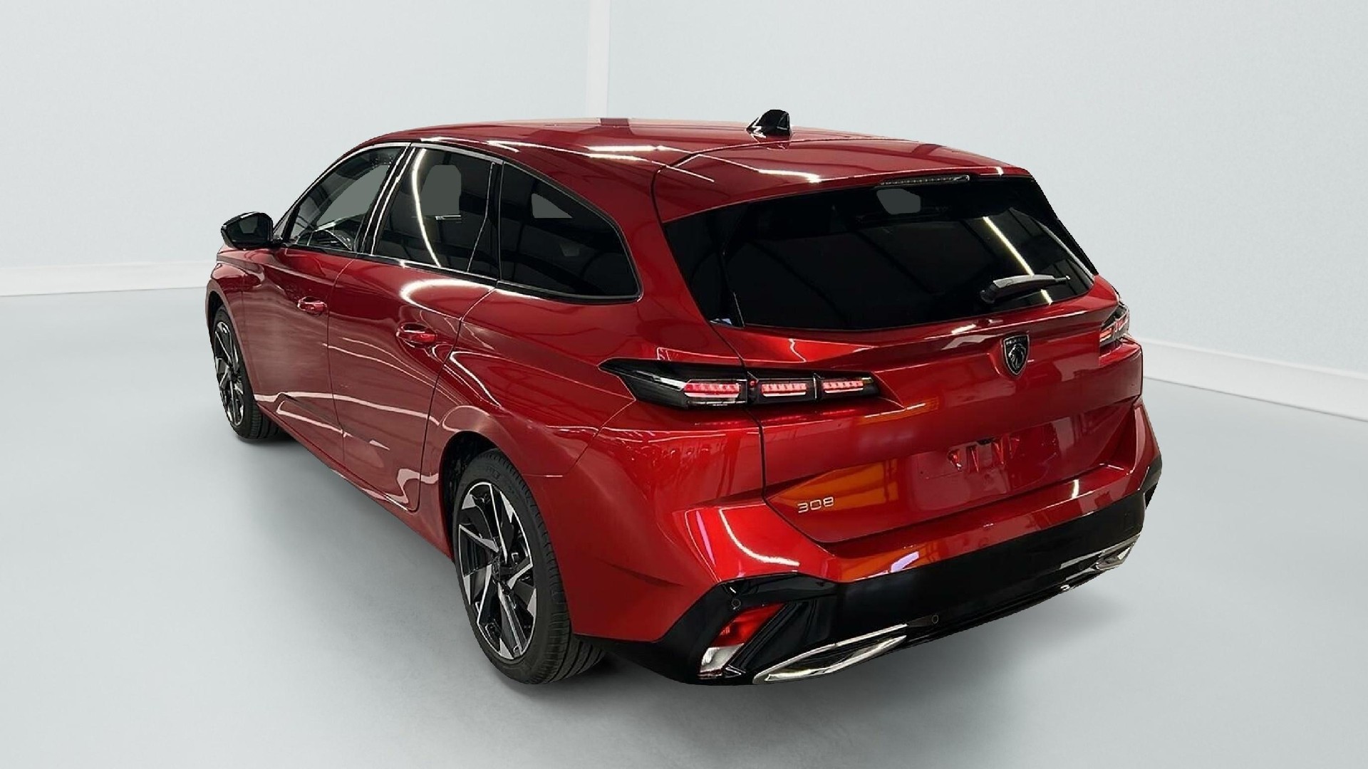 Peugeot 308 SW Hybrid 145 e-DCS6 Allure photo