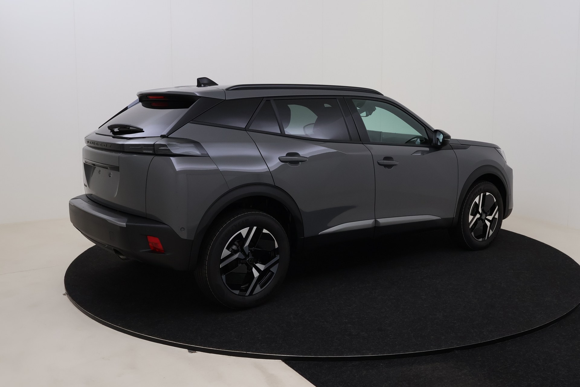 Peugeot 2008 Allure 1.2 Turbo 100 hp Man. 6 photo