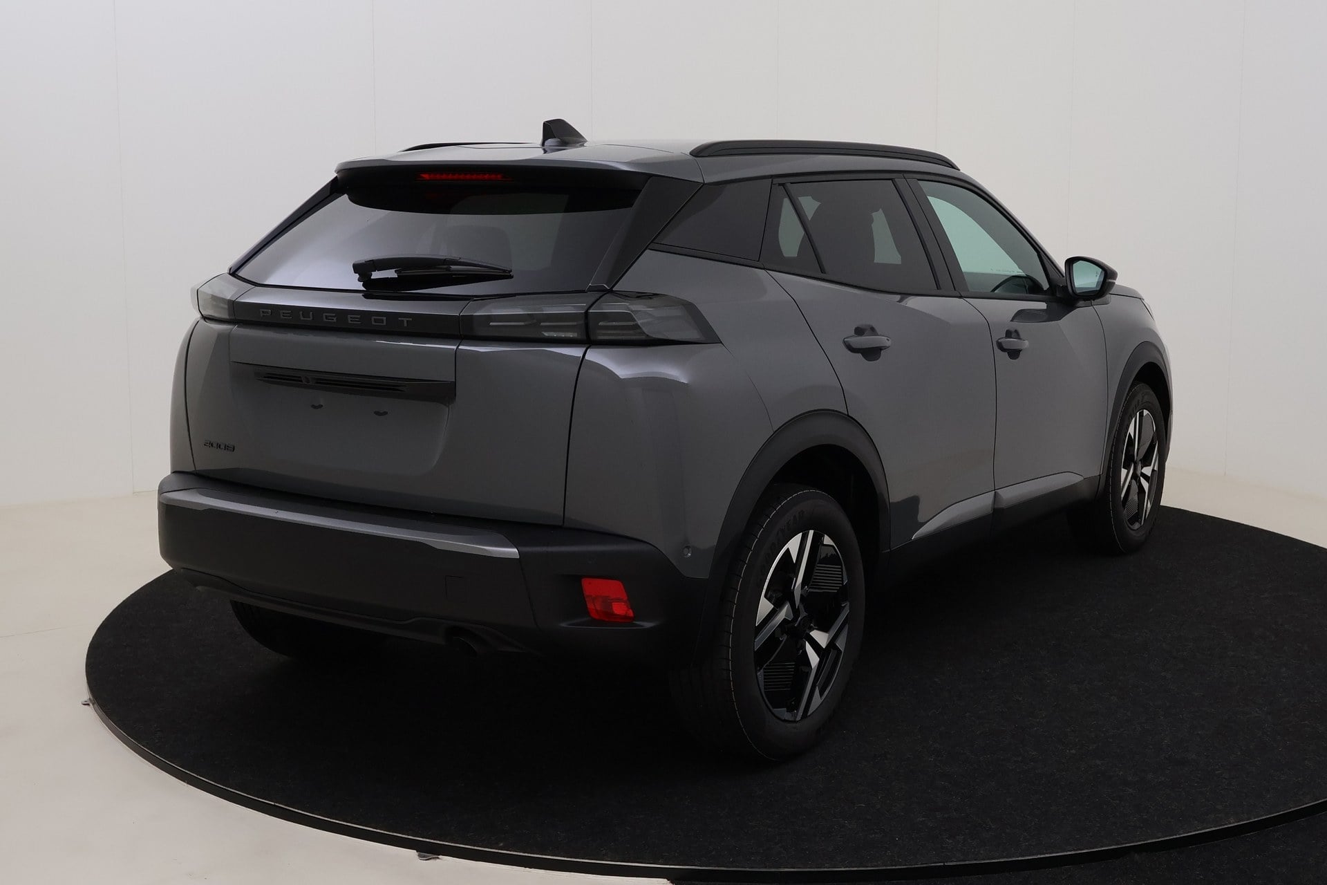 Peugeot 2008 Allure 1.2 Turbo 100 hp Man. 6 photo