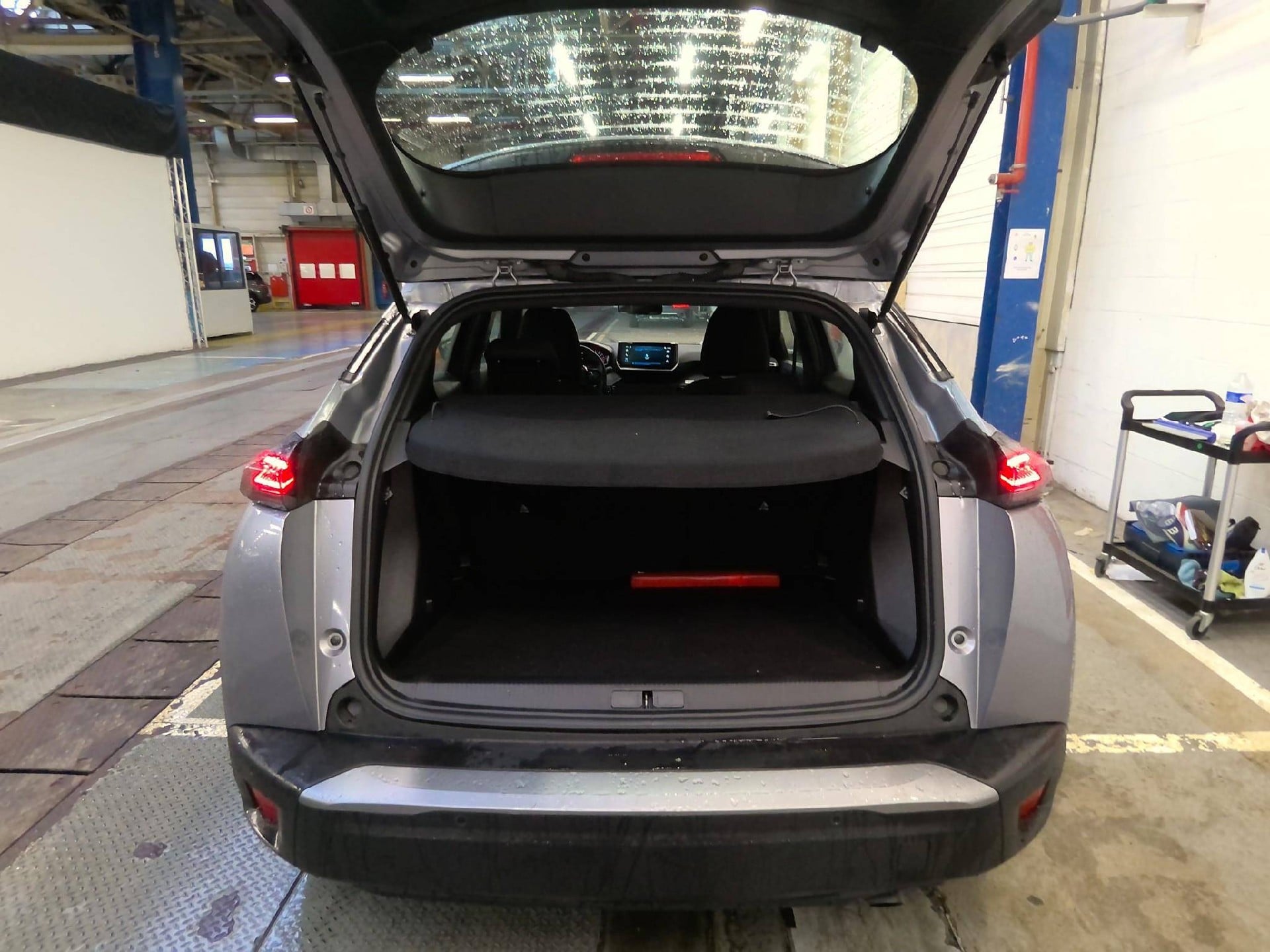 Peugeot 2008 Style 1.2L 100hp S&S (6-speed manual) photo