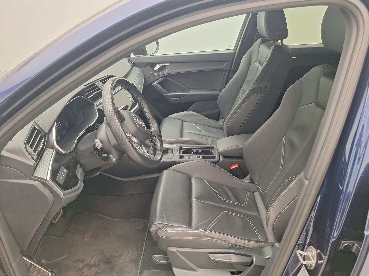 Audi, Q3 '18 PHEV, Audi Q3 45 TFSI e S tronic S Line 5d photo