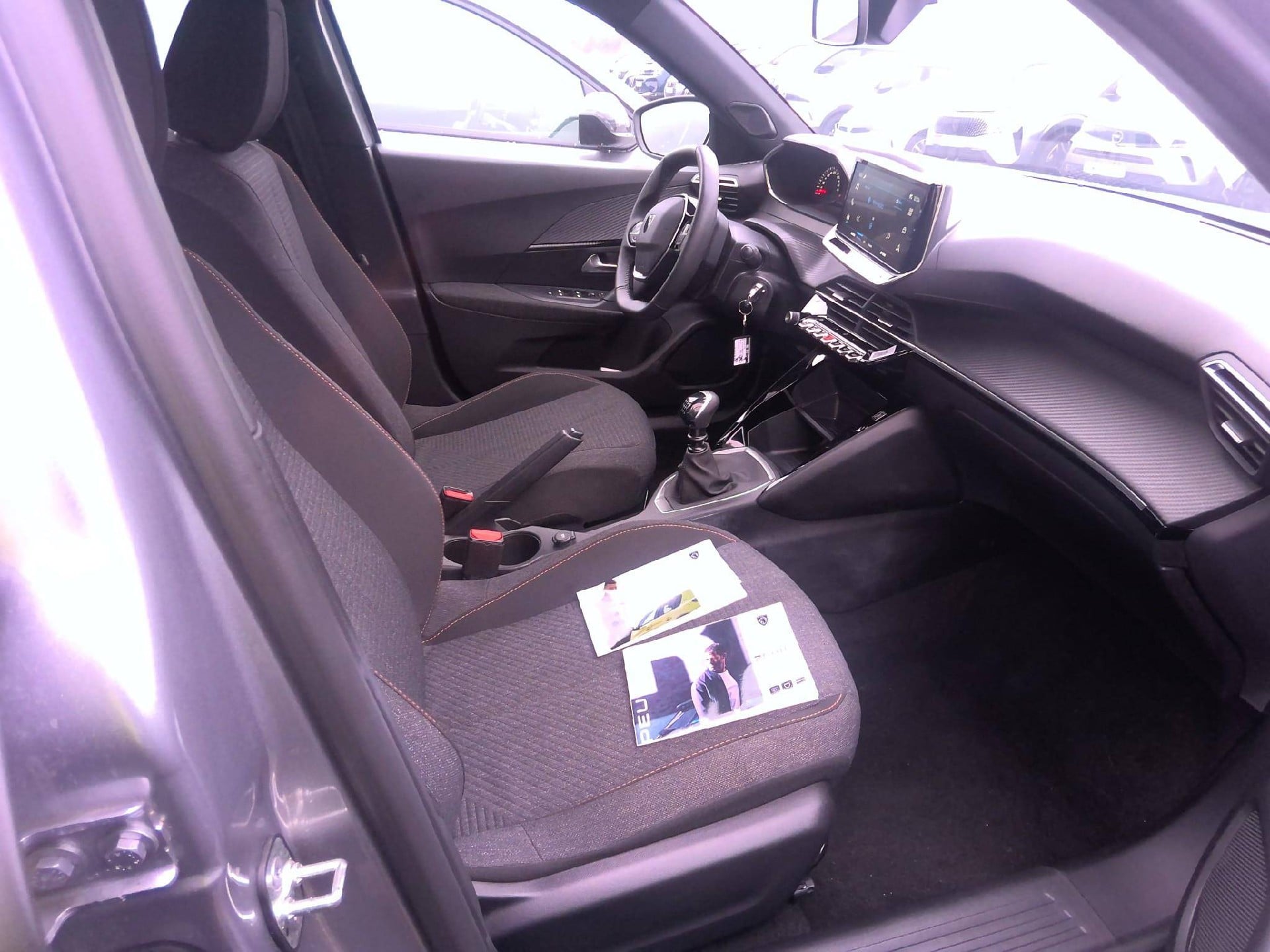 Peugeot 2008 Style 1.2L 100hp S&S (BVM6 manual) photo