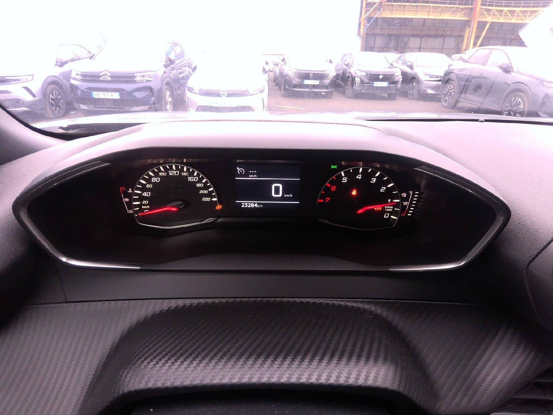 Peugeot 2008 Style 1.2L 100hp S&S (BVM6 manual) photo