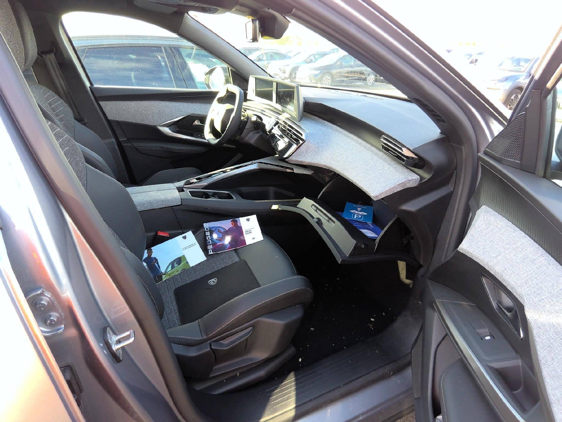 Peugeot 3008 Allure Hybrid 145 e-DCS6 photo