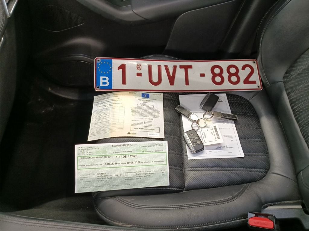 Jaguar F-Pace 2.0D 132kW Aut. Portfolio 5d photo
