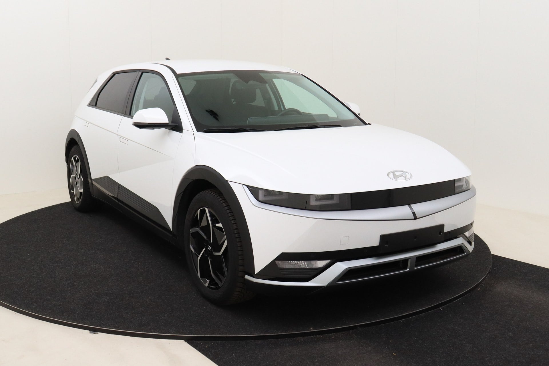 Hyundai IONIQ 5 Core 58 kWh 166 hp photo