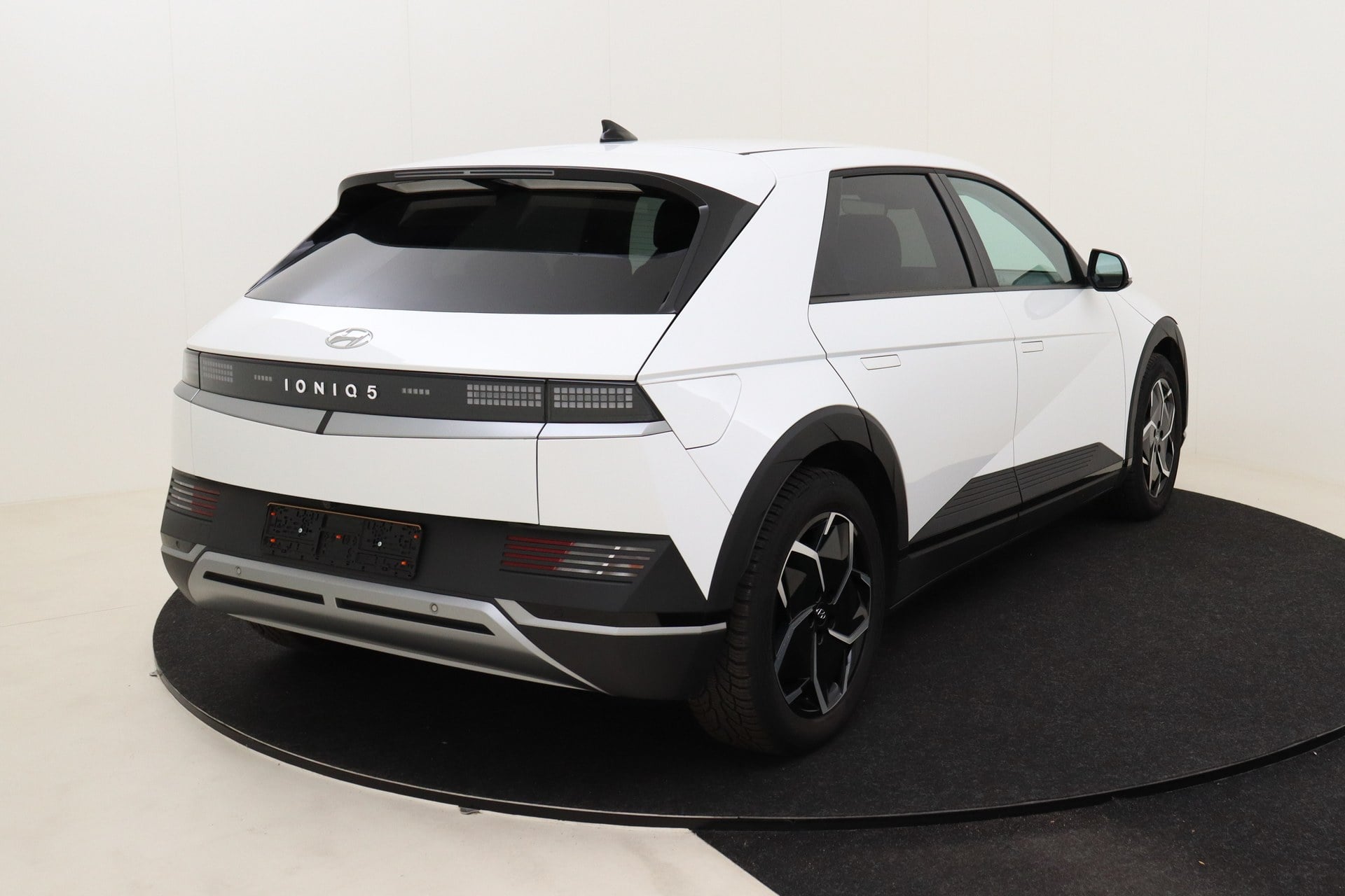 Hyundai IONIQ 5 Core 58 kWh 166 hp photo