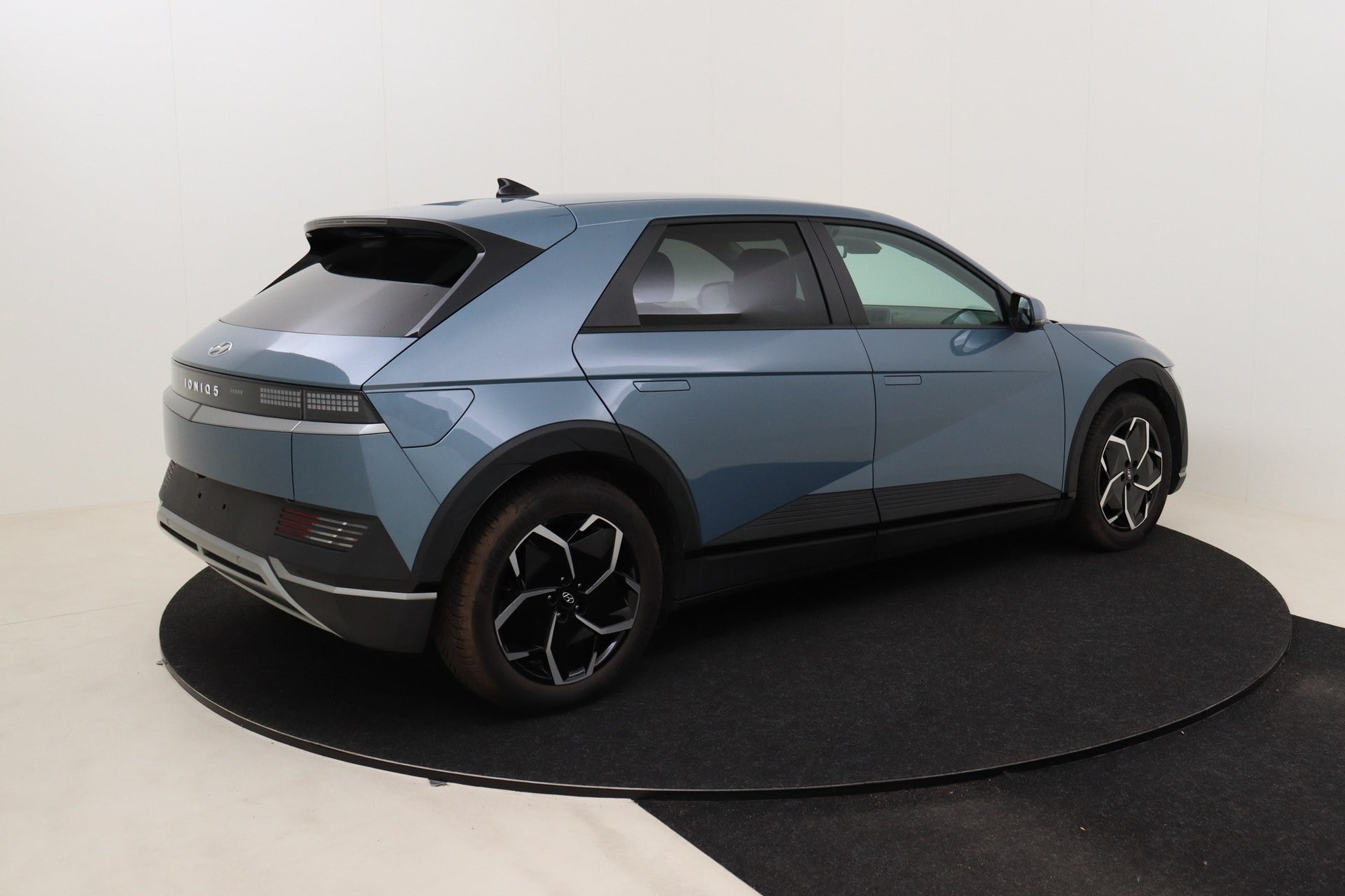 Hyundai IONIQ 5 Core 58 kWh 166 hp photo