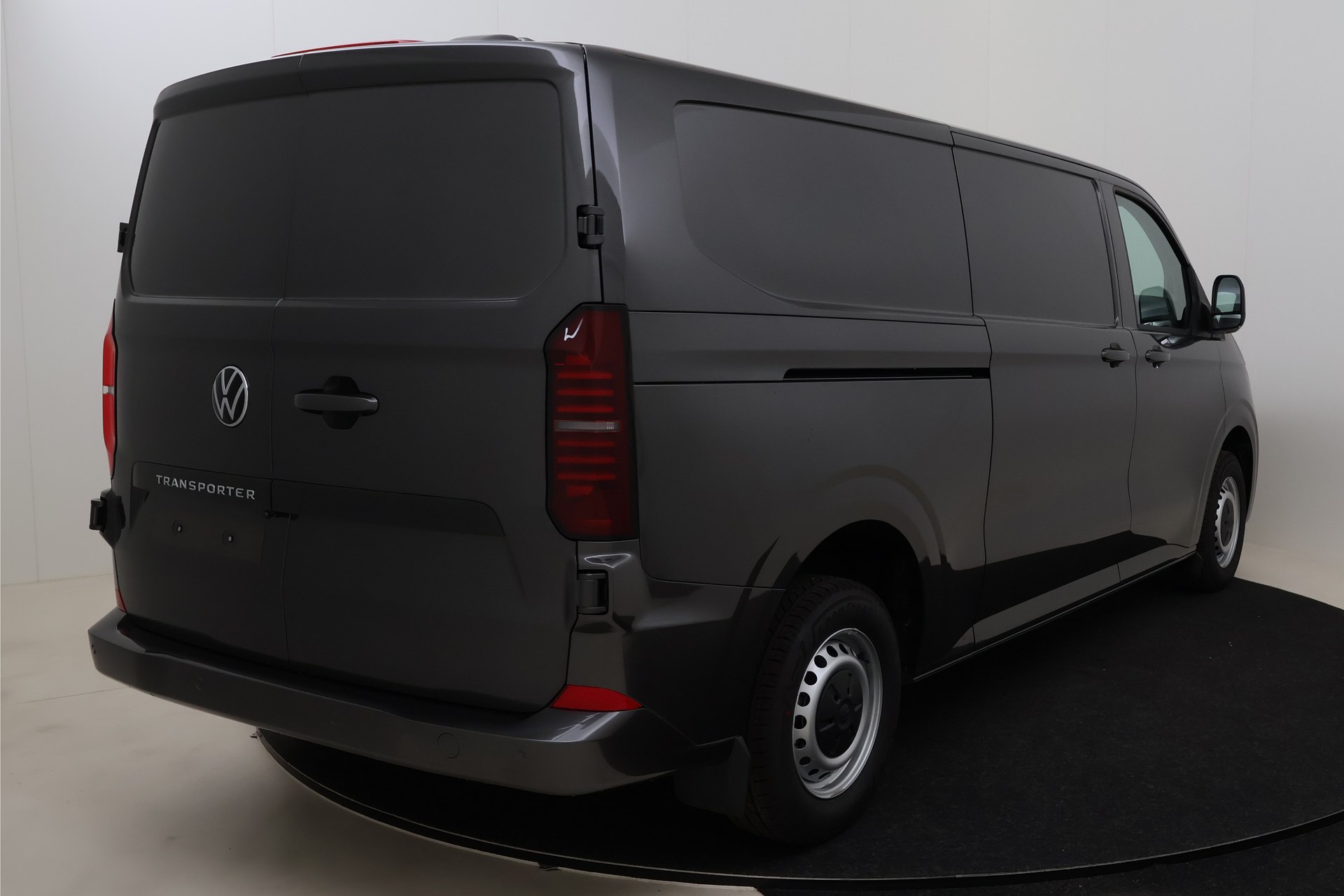 Volkswagen Transporter T7 Fourgon 3500 mm 2,0 TDI 170 hp Aut. photo