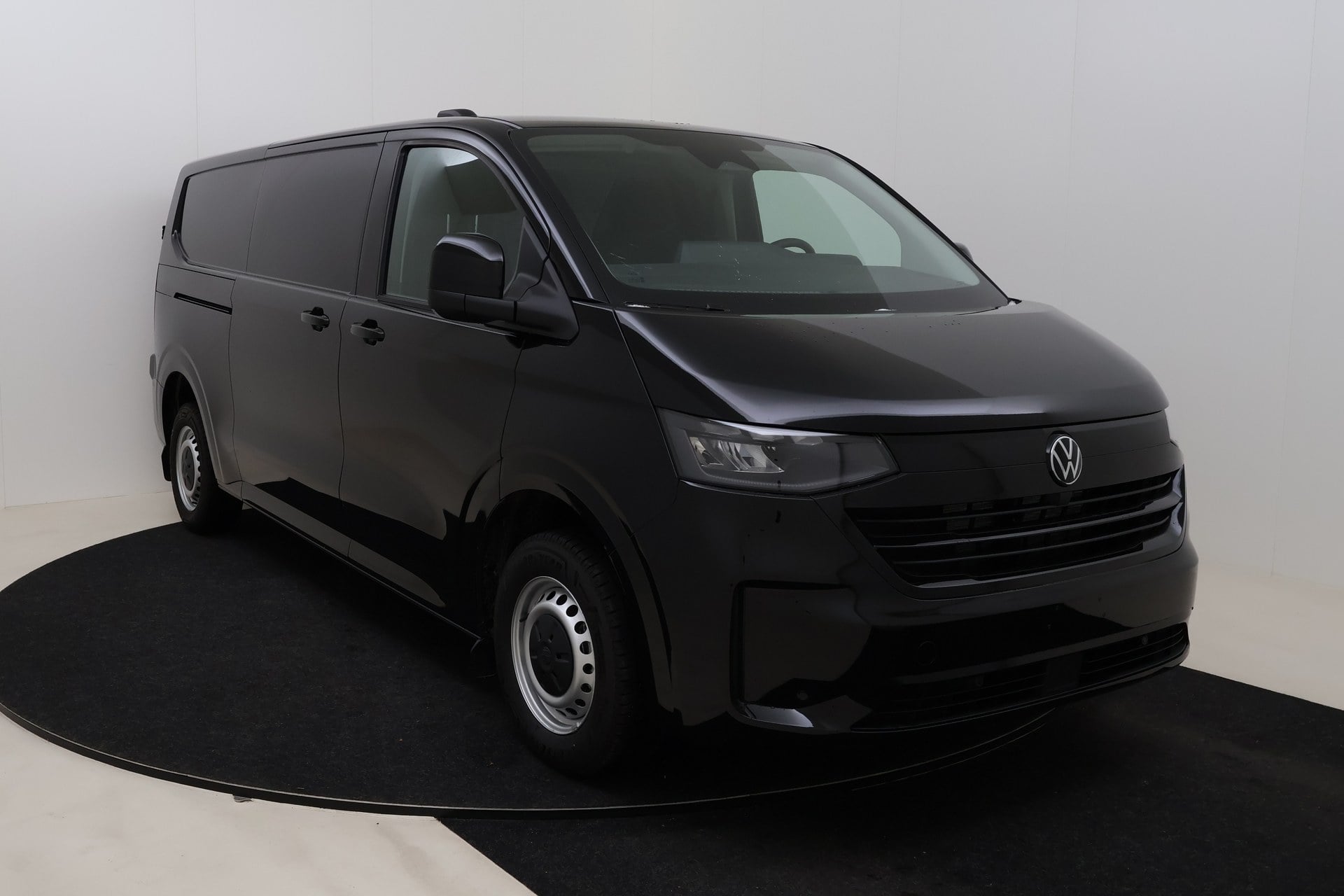 Volkswagen Transporter T7 Fourgon 3500 mm 2,0 TDI 170 hp Aut. photo