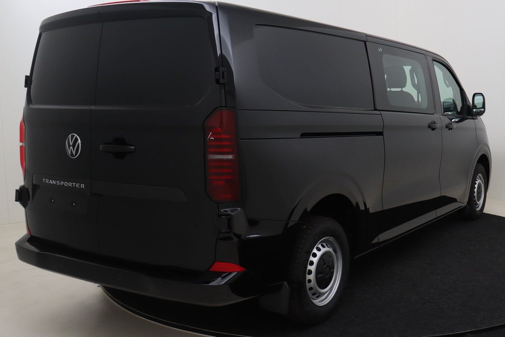 Volkswagen Transporter T7 Double cabine 3500 mm 2,0 TDI 170 hp Aut. photo