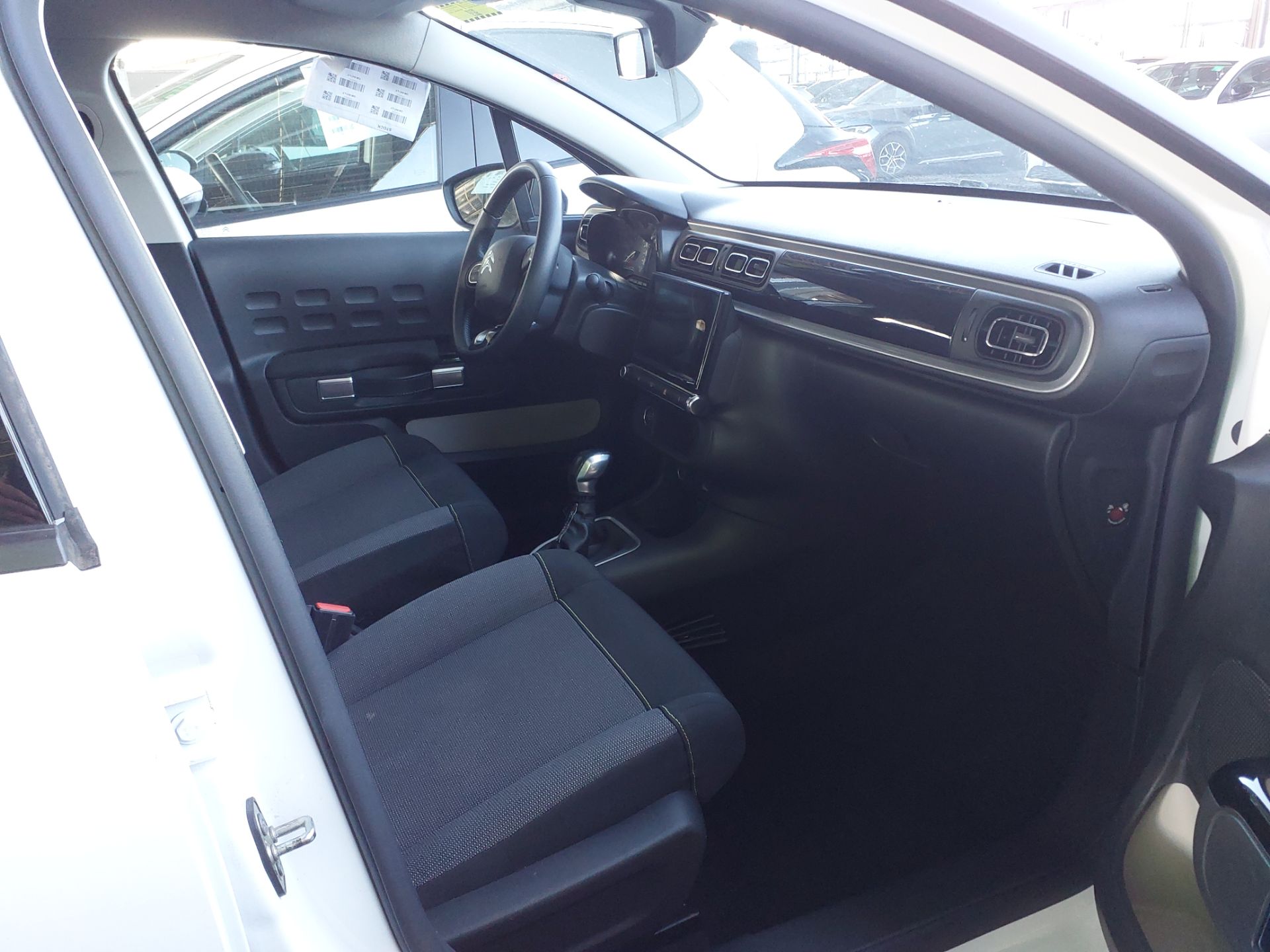 CITROËN C3 Pure Tech 83 S&S BVM5 Shine photo