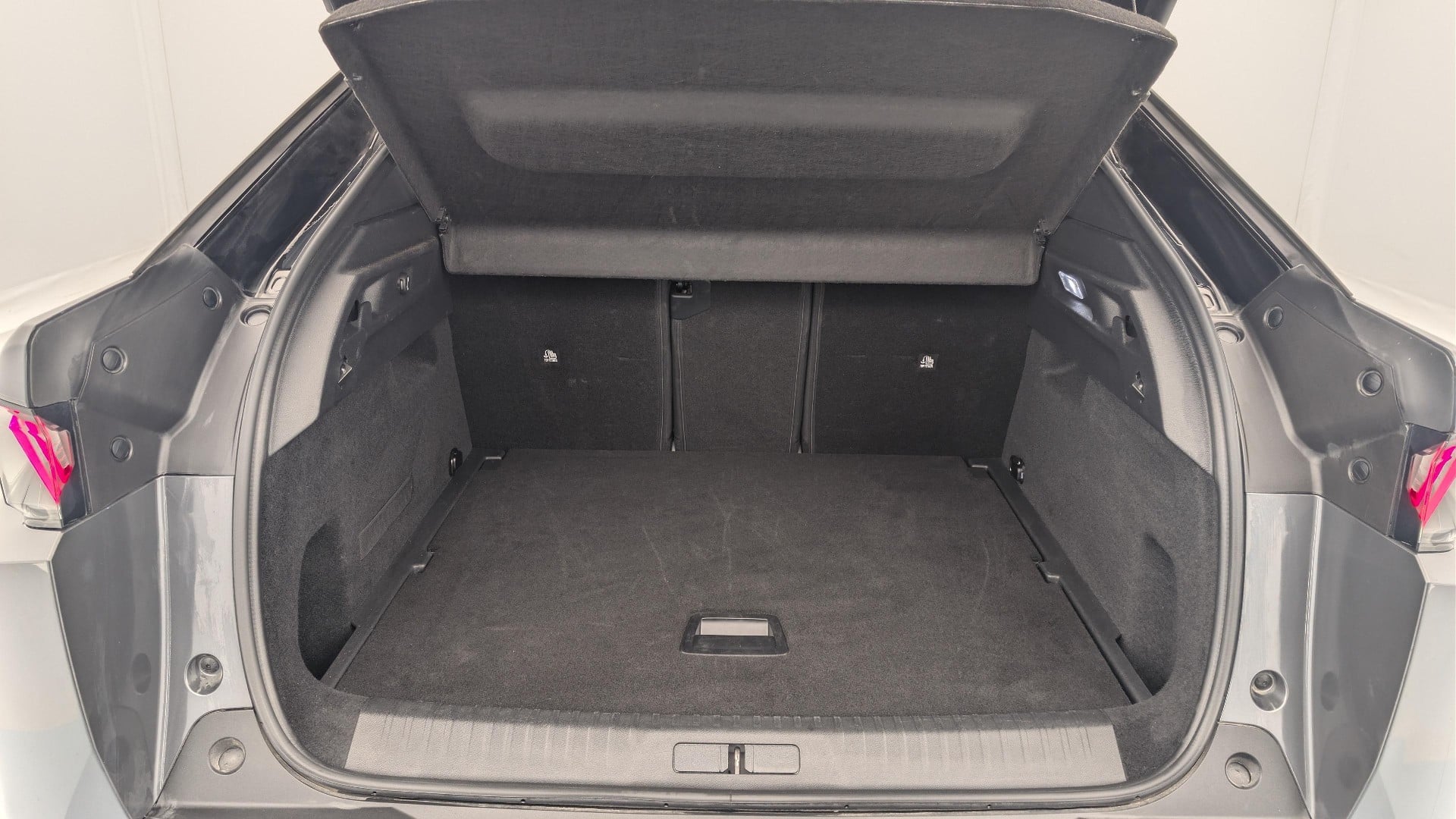 Peugeot 3008 Hybrid 145 e-DCS6 GT photo