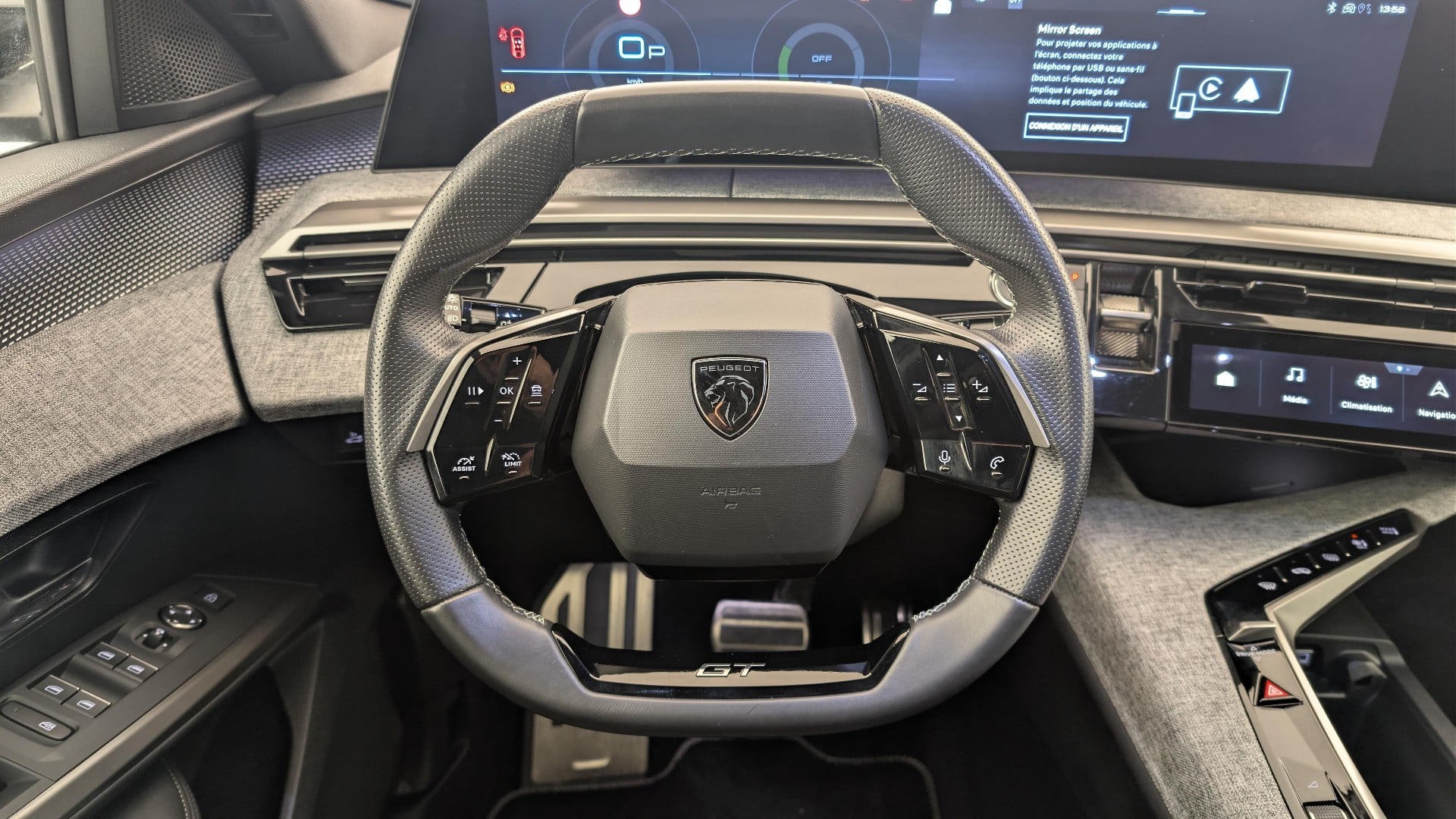 Peugeot 3008 Hybrid 145 e-DCS6 GT photo