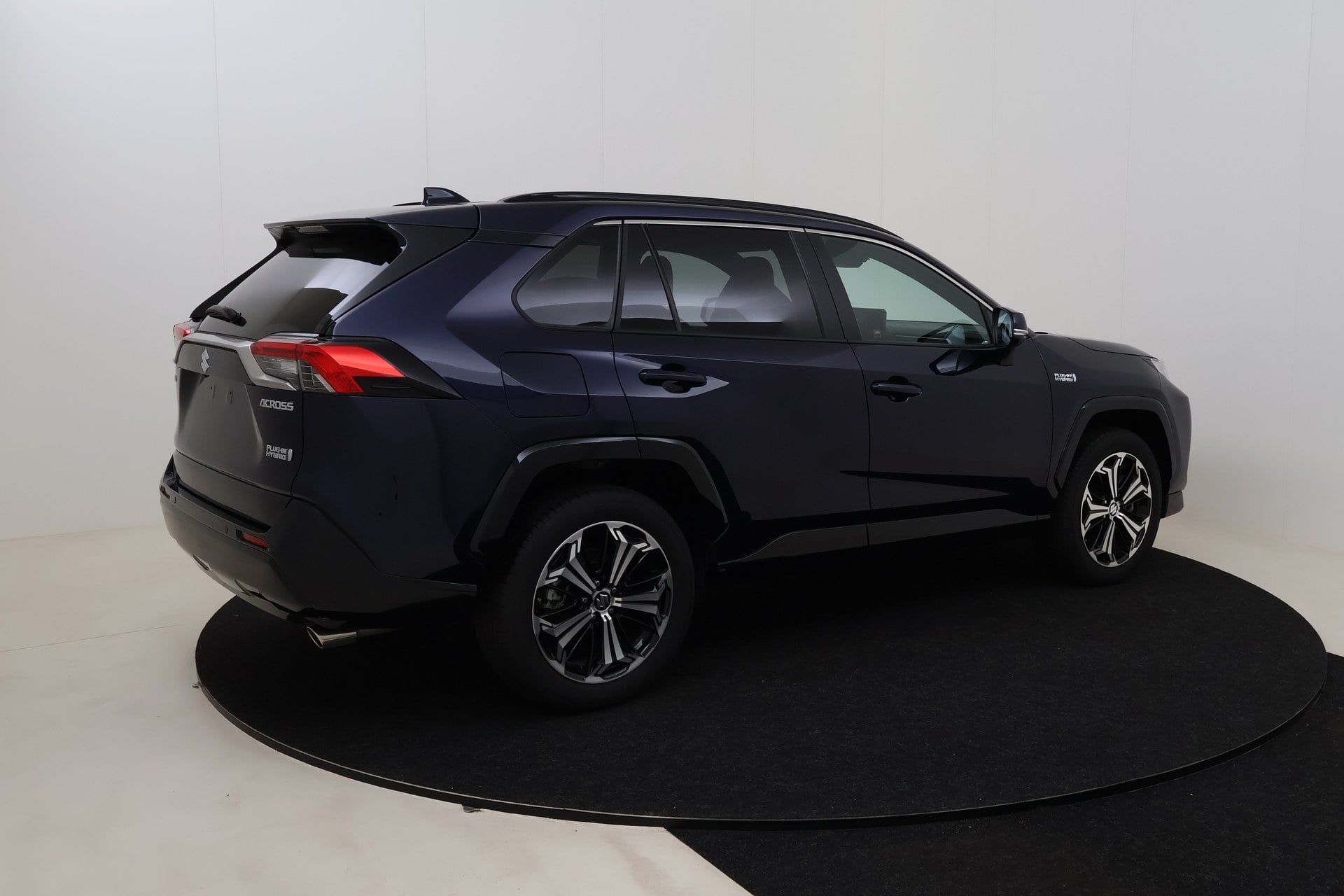 Suzuki Across GLX 2.5 AWD 7HYB ECVT photo