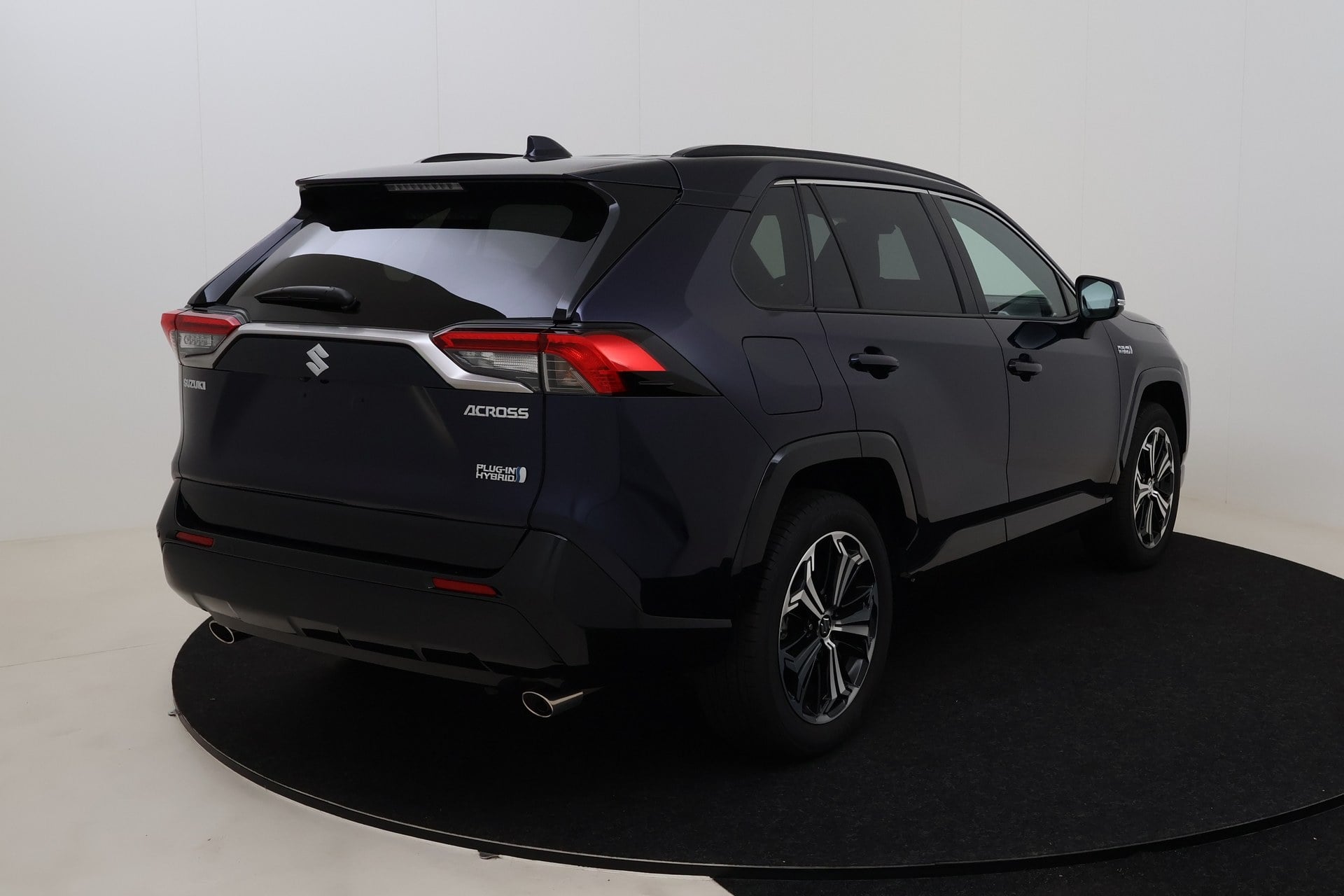 Suzuki Across GLX 2.5 AWD 7HYB ECVT photo