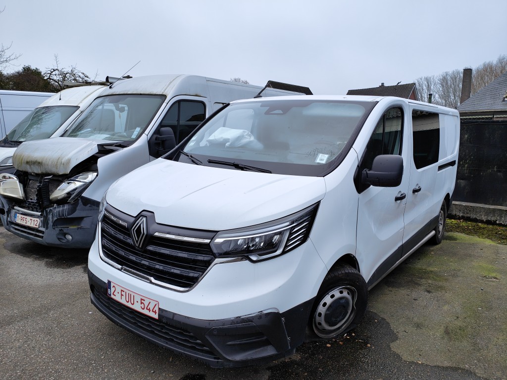 Renault Trafic L2H1 dCi 150 EDC Confort 2.9T 4d !! Damaged cars !!