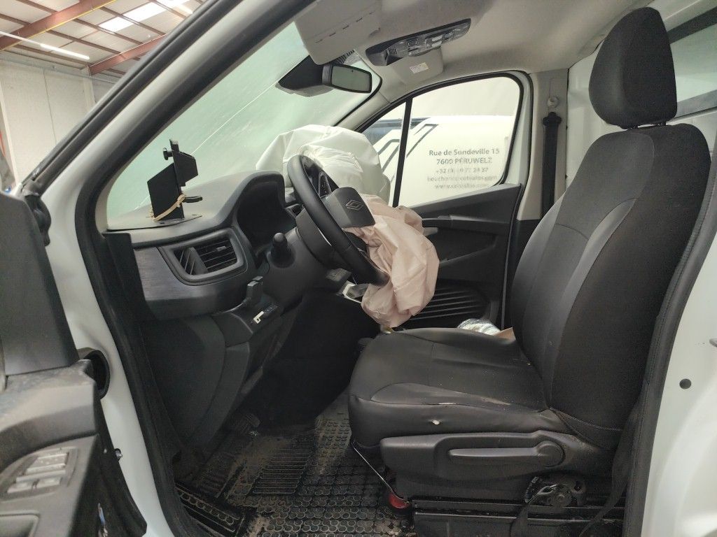 Renault Trafic L2H1 dCi 150 EDC Confort 2.9T 4d !! Damaged Car !! photo