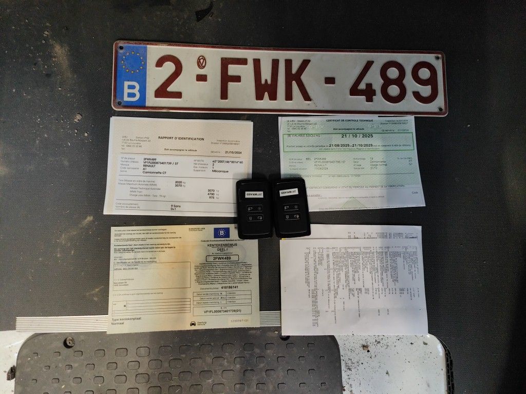 Renault Trafic L2H1 dCi 150 EDC Confort 2.9T 4d !! Damaged Car !! photo