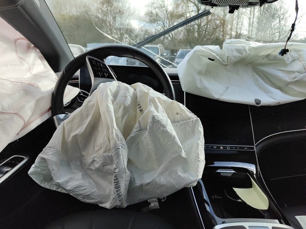 Mercedes-Benz EQE EQE 300 Business Line 4d !! Damaged car !! photo