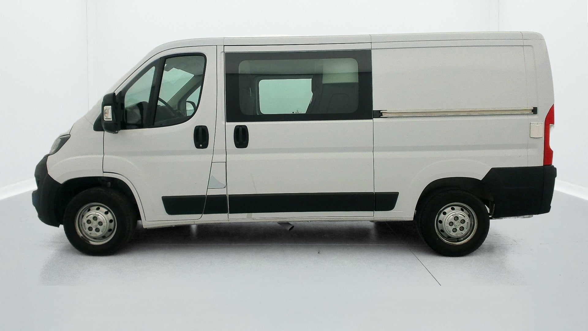 Peugeot Boxer CABINE APPRONFONDIE 3.3 T L2H1 BLUEHDI 140 S&S BVM6 photo