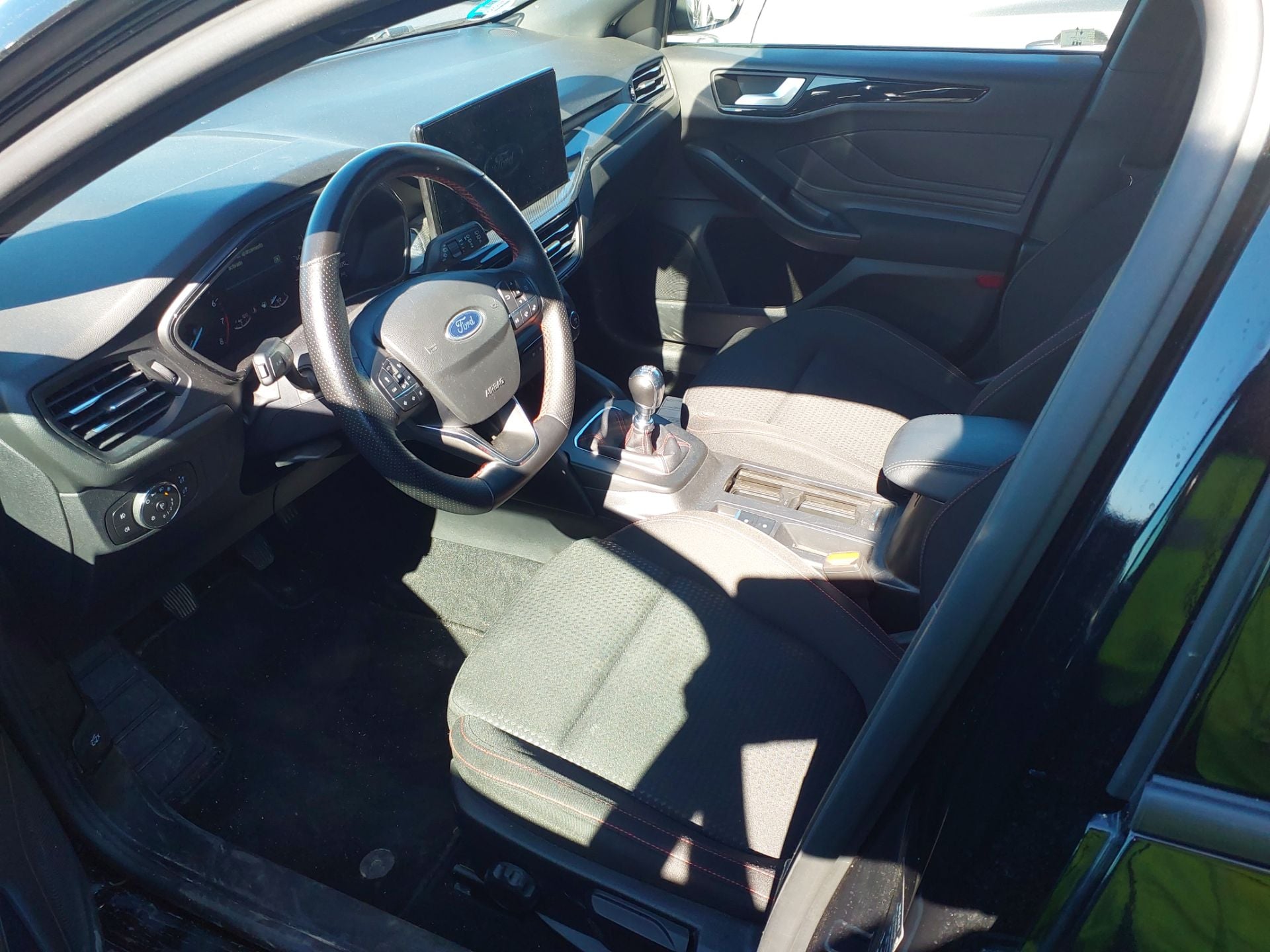 FORD Focus 5 PUERTAS 1.0 ECOBOOST 125CV MHEV 6 VELOCIDADES ST Line photo