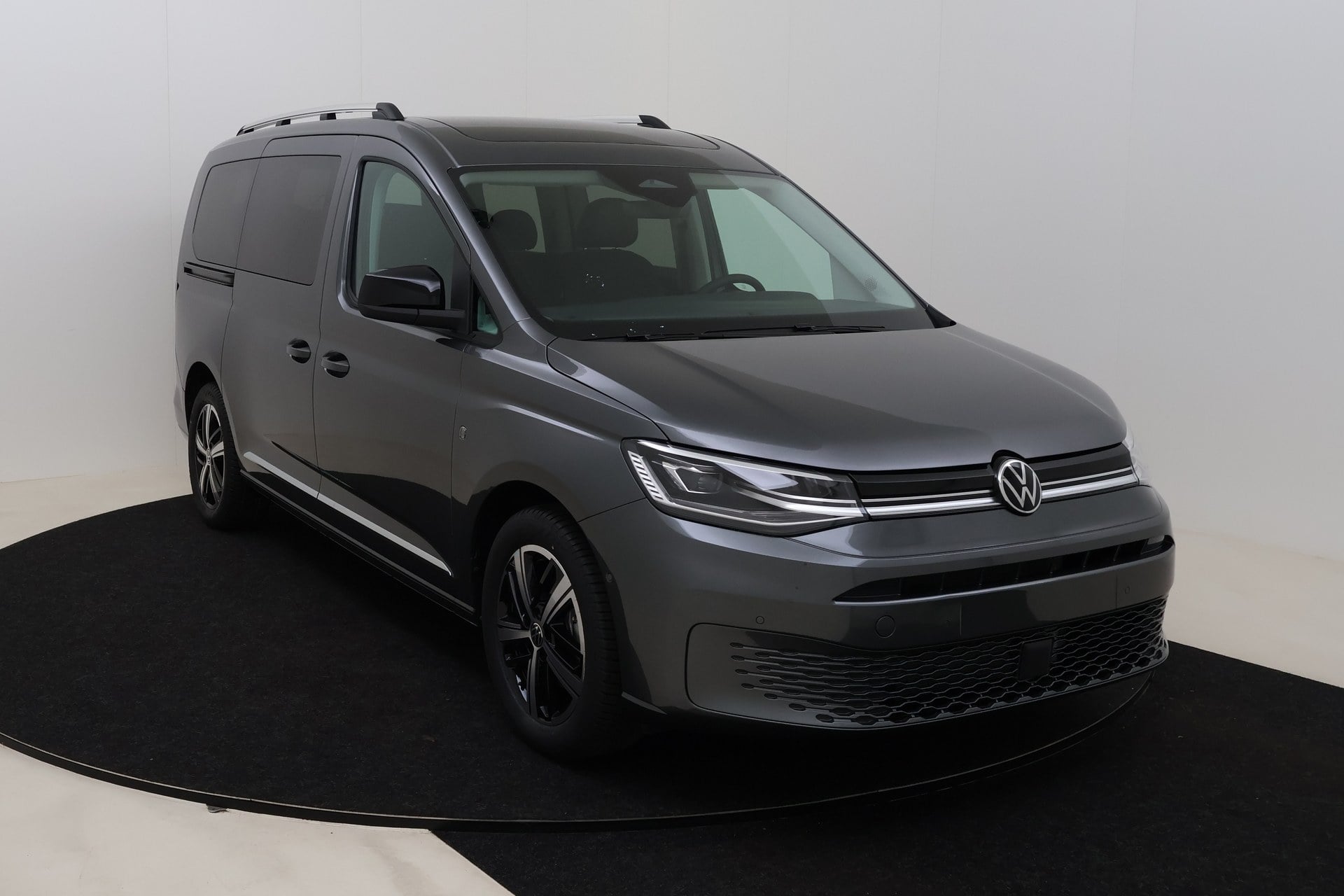 Volkswagen Caddy Maxi Style 5pl eHybrid 115 hp DSG 6 photo