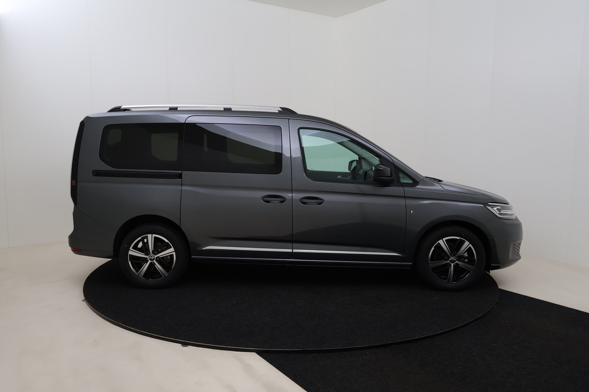 Volkswagen Caddy Maxi Style 5pl eHybrid 115 hp DSG 6 photo