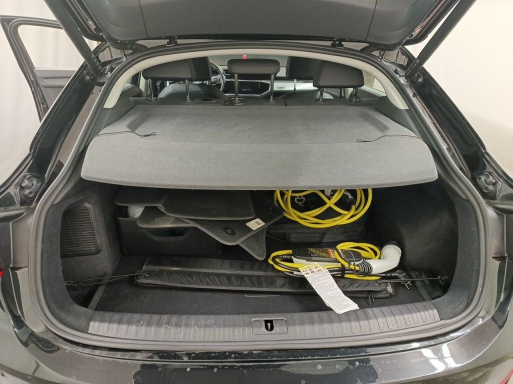 Audi Q3 Sportback 45 TFSI e S tronic 5d photo