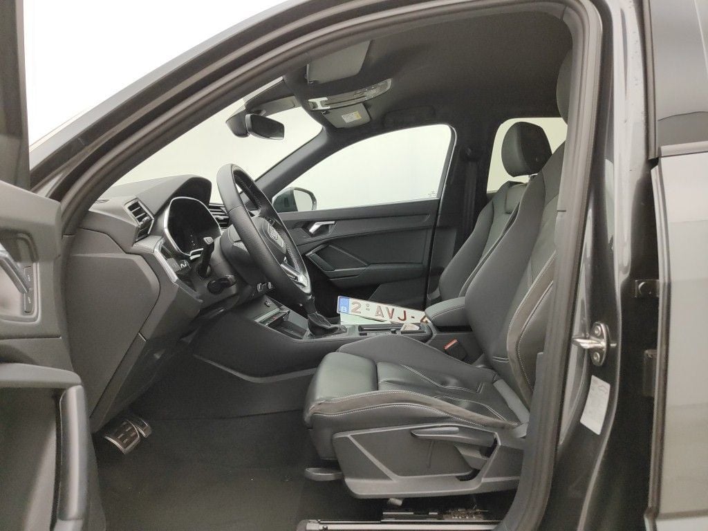 Audi Q3 Sportback 45 TFSI e S tronic S Line 5d photo