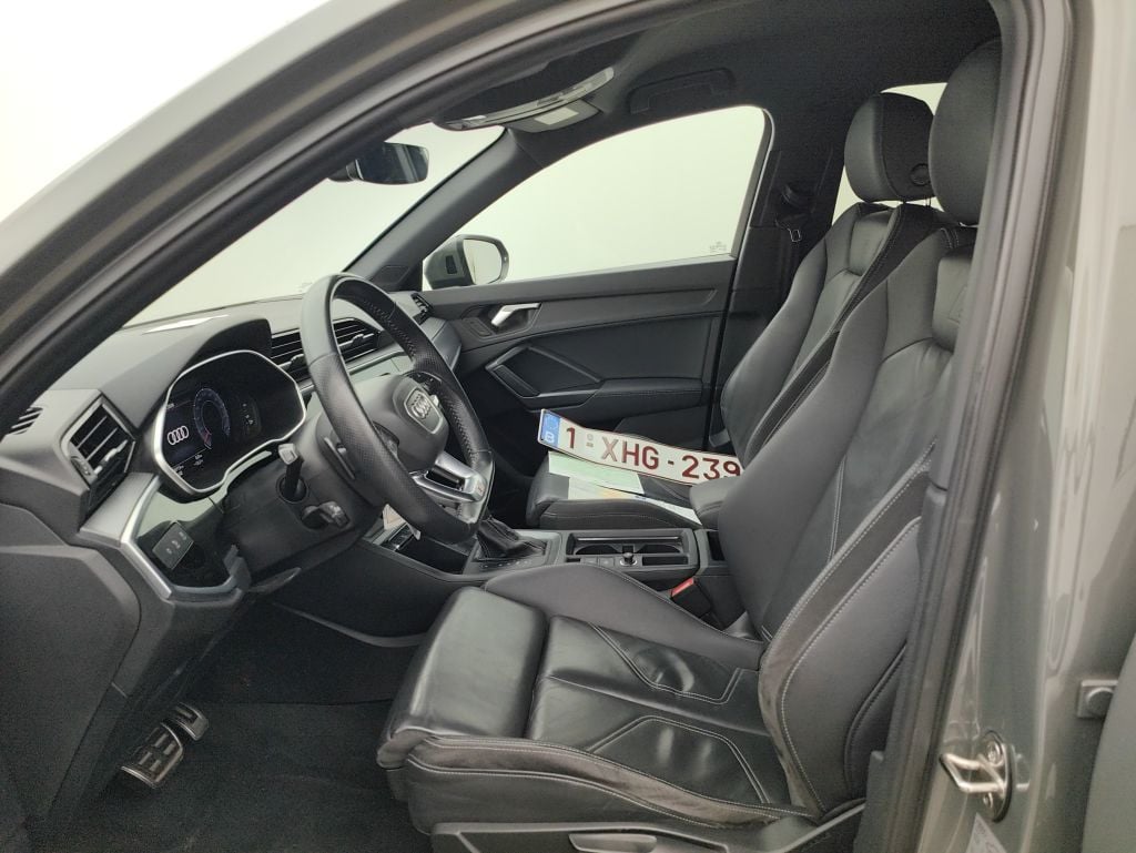 Audi Q3 35 TFSI S tronic S line 5d photo