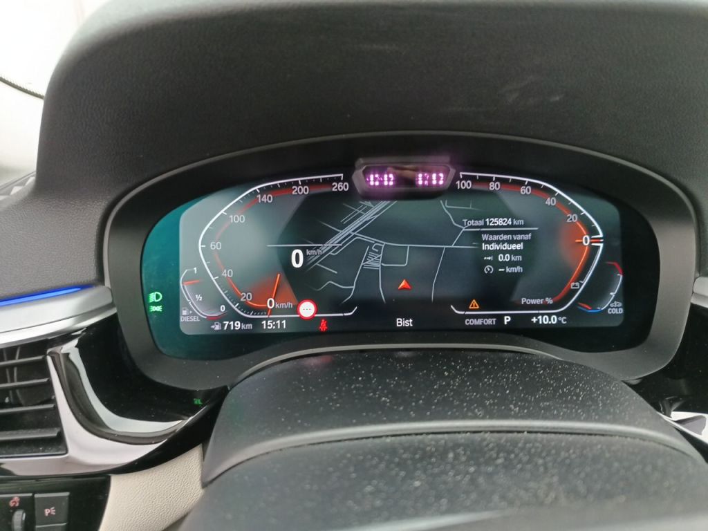 BMW 5 Reeks Touring 530d xDrive Aut. (210 kW) 5d photo