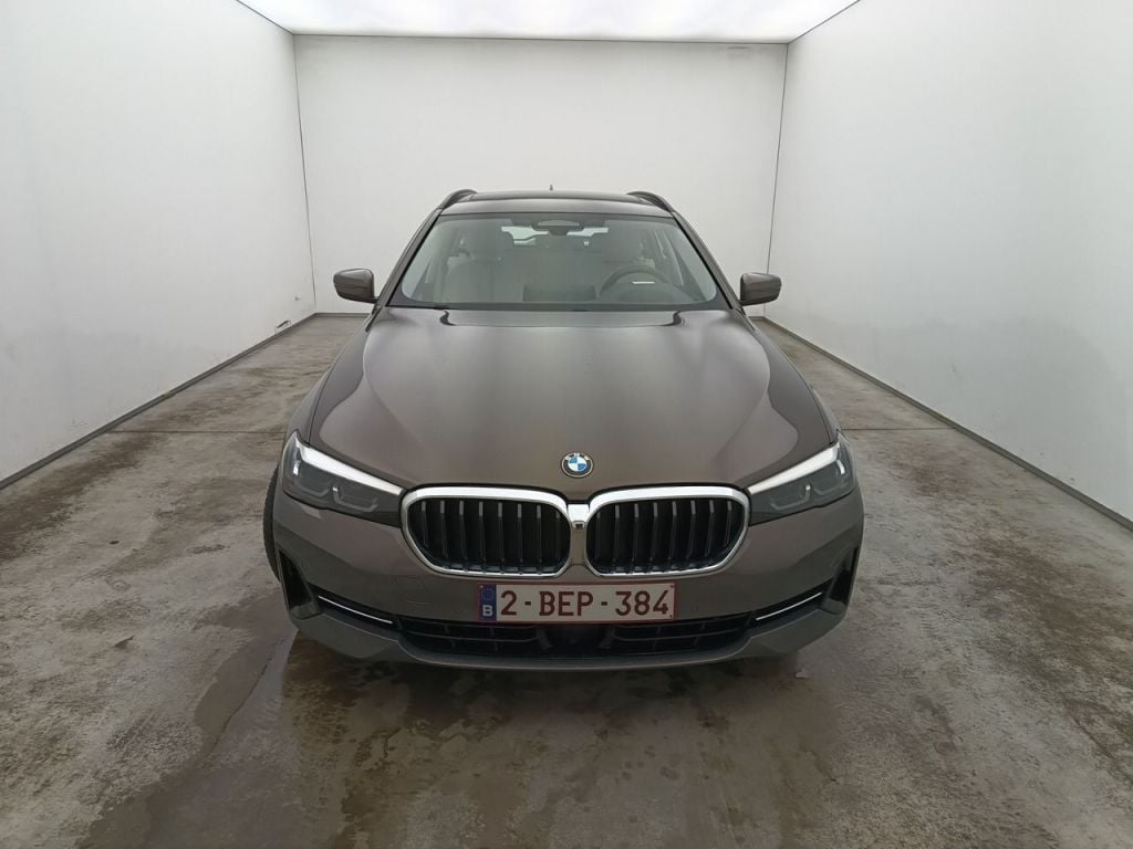 BMW 5 Reeks Touring 530d xDrive Aut. (210 kW) 5d photo