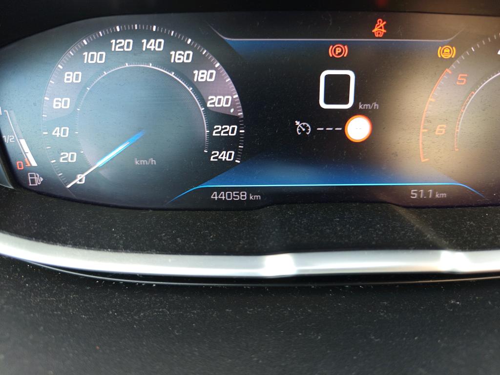 PEUGEOT 3008 / 2020 / 5P / todoterreno 1.5 BlueHDi 96kW (130CV) S&S Active Pack (AC3) photo