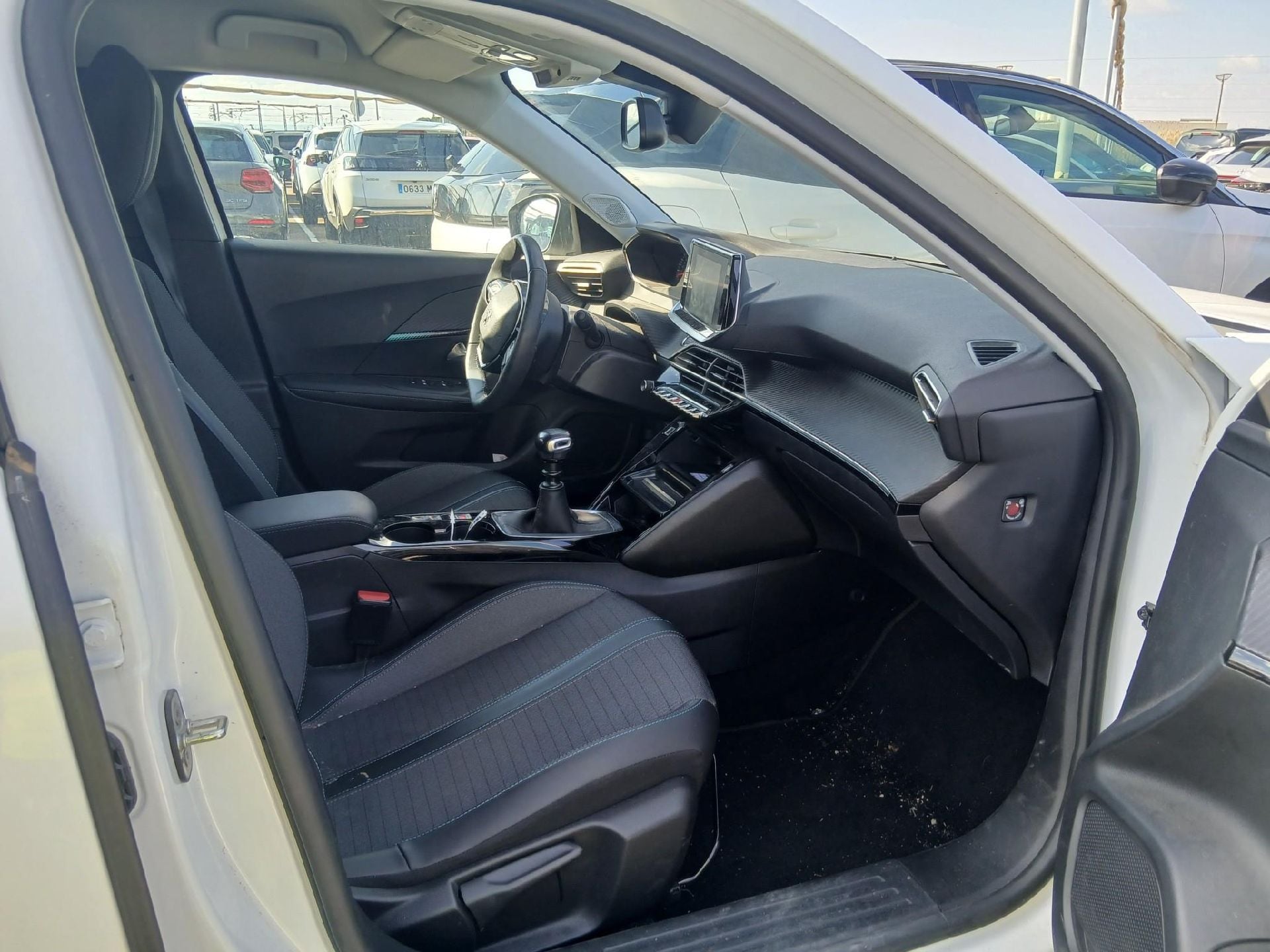 PEUGEOT 2008 / 2019 / 5P / todoterreno Allure BlueHDI 81kW (110CV) photo