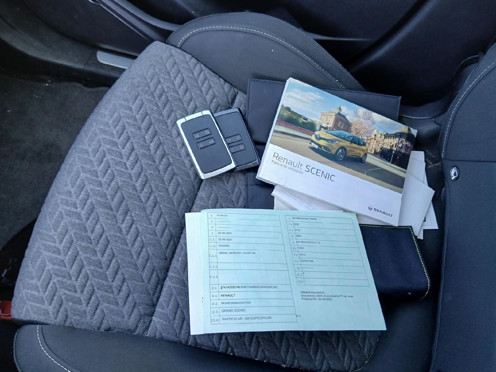 RENAULT Grand Scénic / 2016 / 5P / monovolumen compacto Limited TCe 103 kW (140CV) EDC GPF MY21 photo