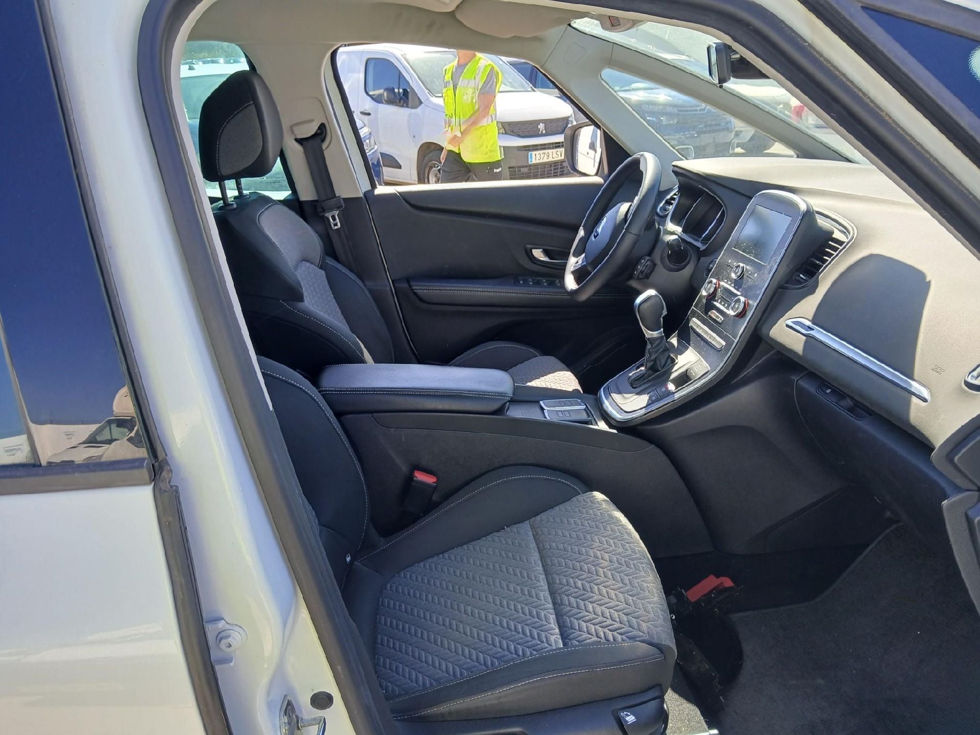 RENAULT Grand Scénic / 2016 / 5P / monovolumen compacto Limited TCe 103 kW (140CV) EDC GPF MY21 photo