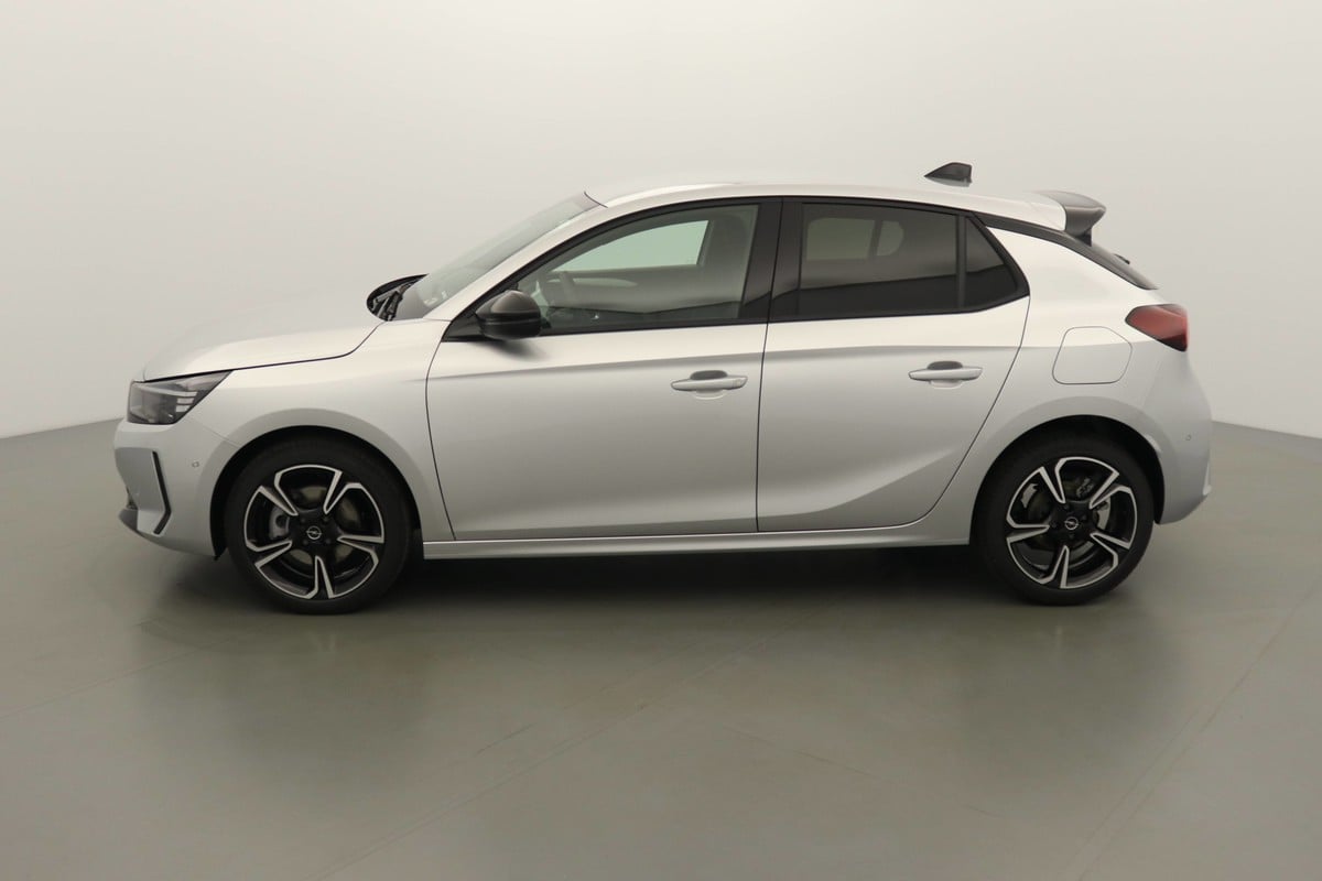 Opel Corsa GS 1.2 Hybrid Electric/Gasoline 112hp photo