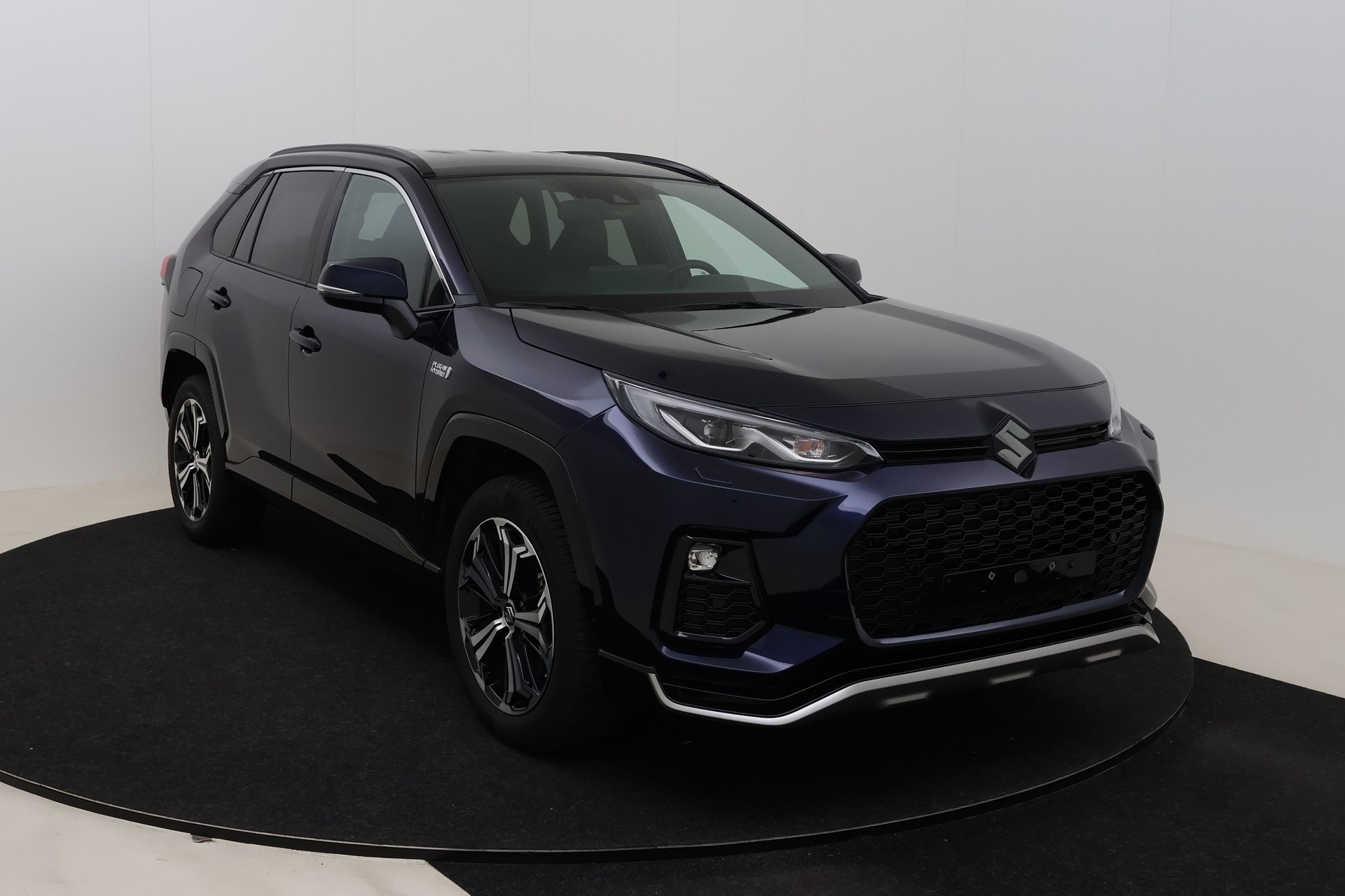 Suzuki Across GLX 2.5 AWD 7HYB ECVT photo