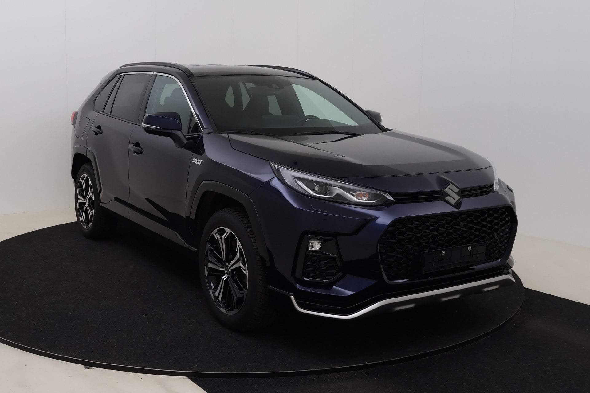 Suzuki Across GLX 2.5 AWD 7HYB ECVT photo