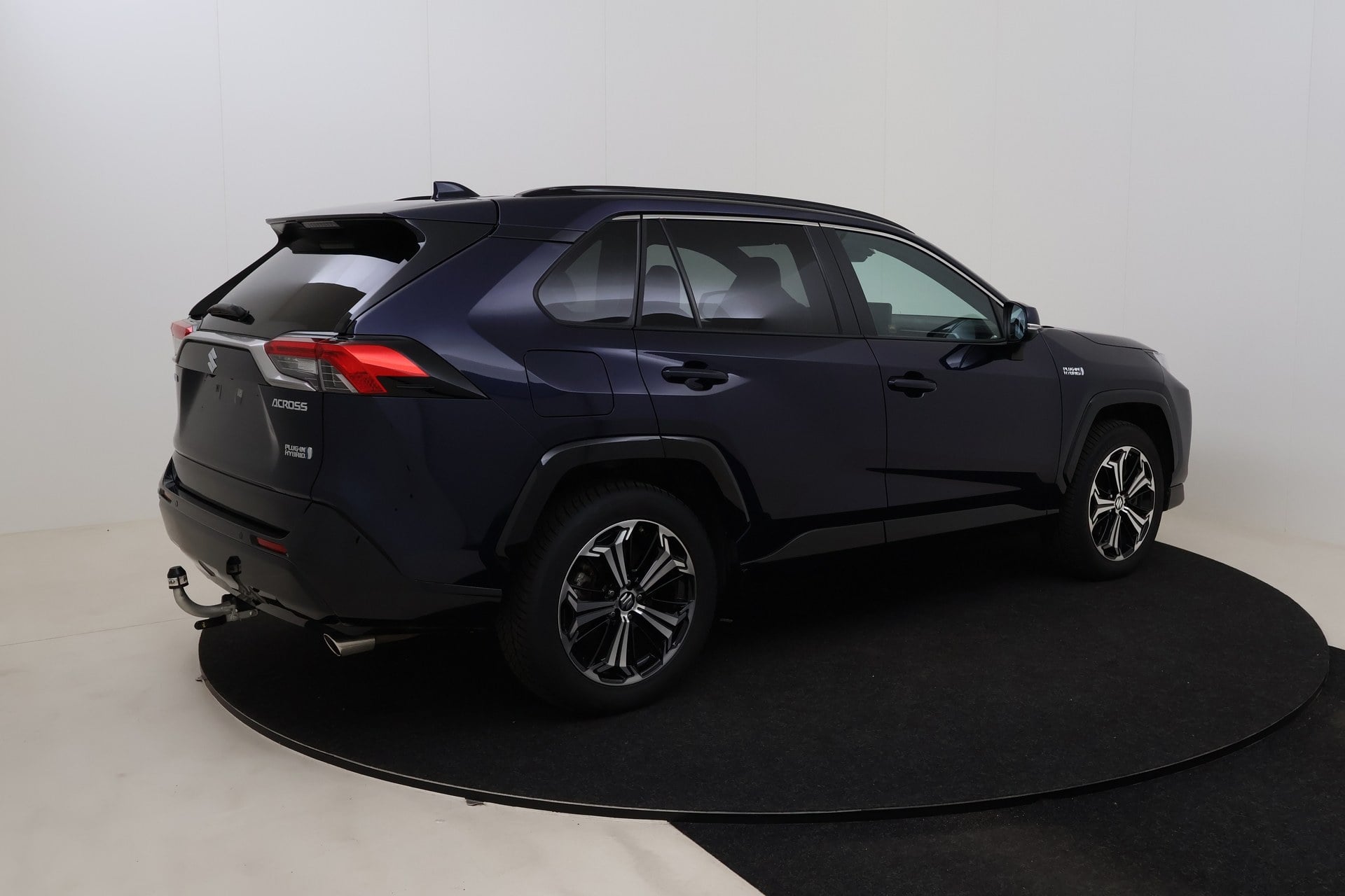 Suzuki Across GLX 2.5 AWD 7HYB ECVT photo