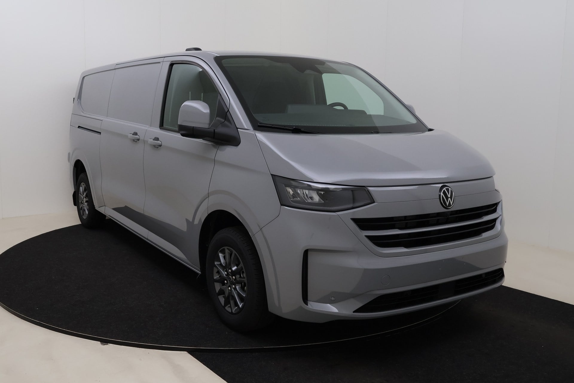 Volkswagen Transporter T7 Fourgon 3500 mm 2.0 TDI 150 hp Aut.8 photo
